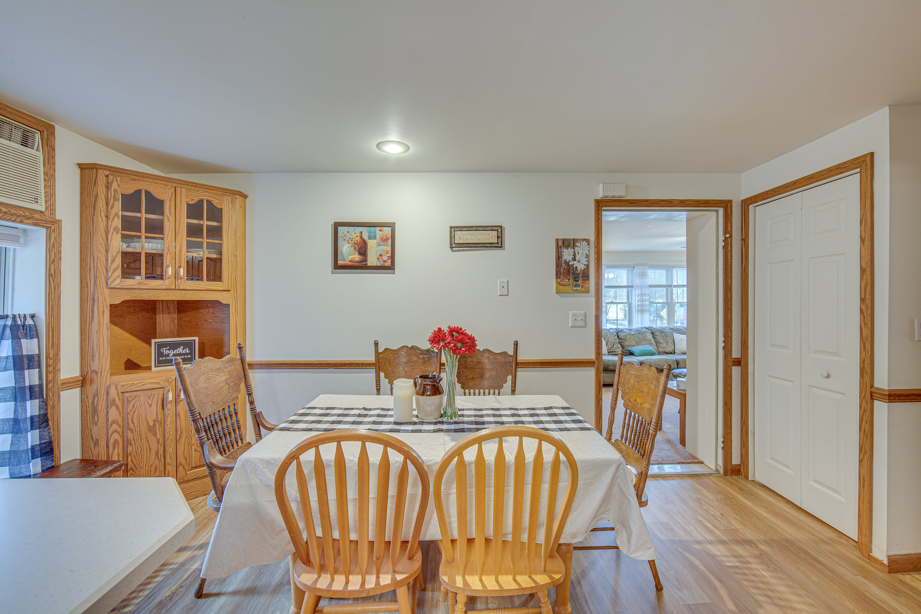 Dining Area | Dishware & Flatware