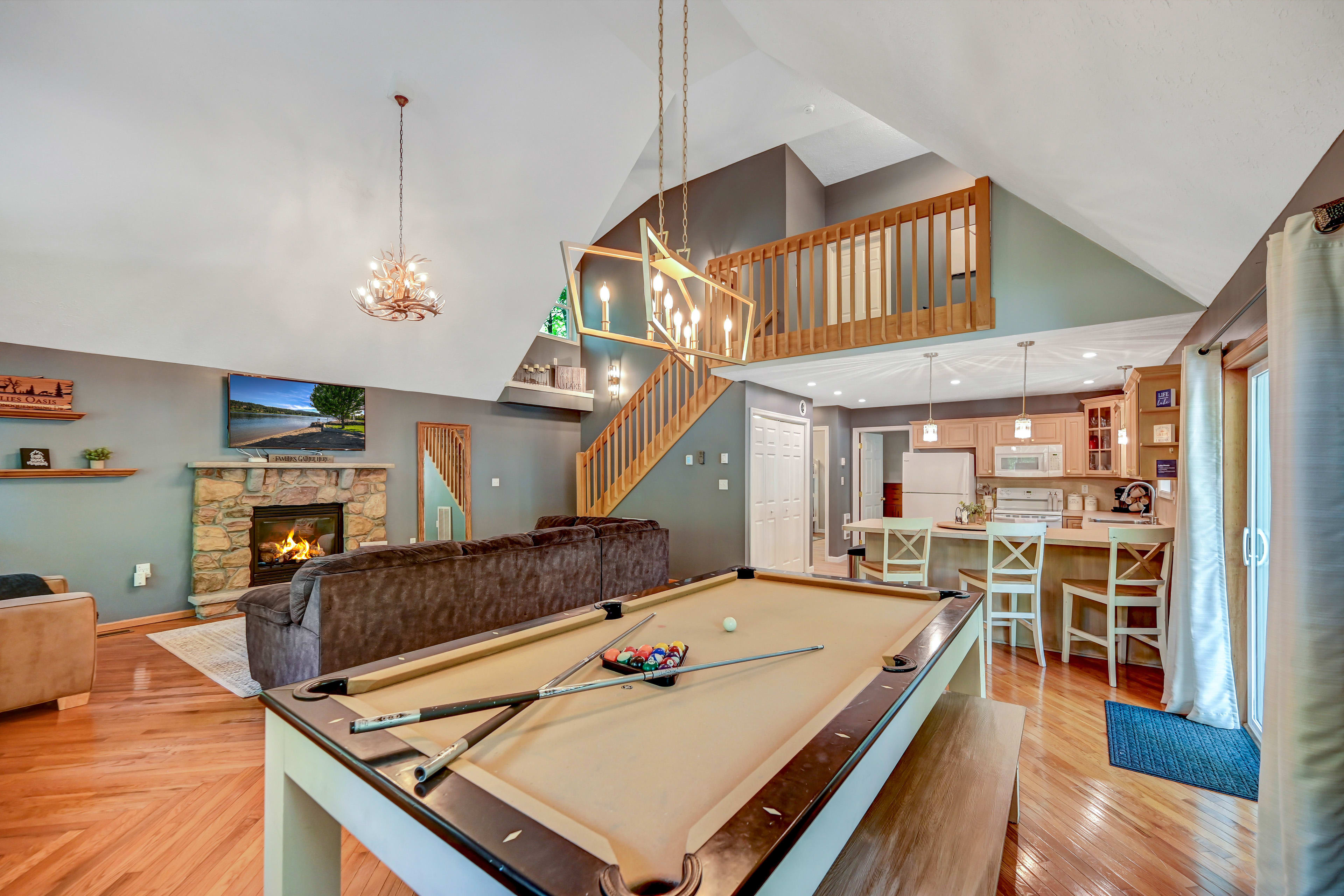 Dining Area | Dishware/Flatware | Trash Bags/Paper Towels