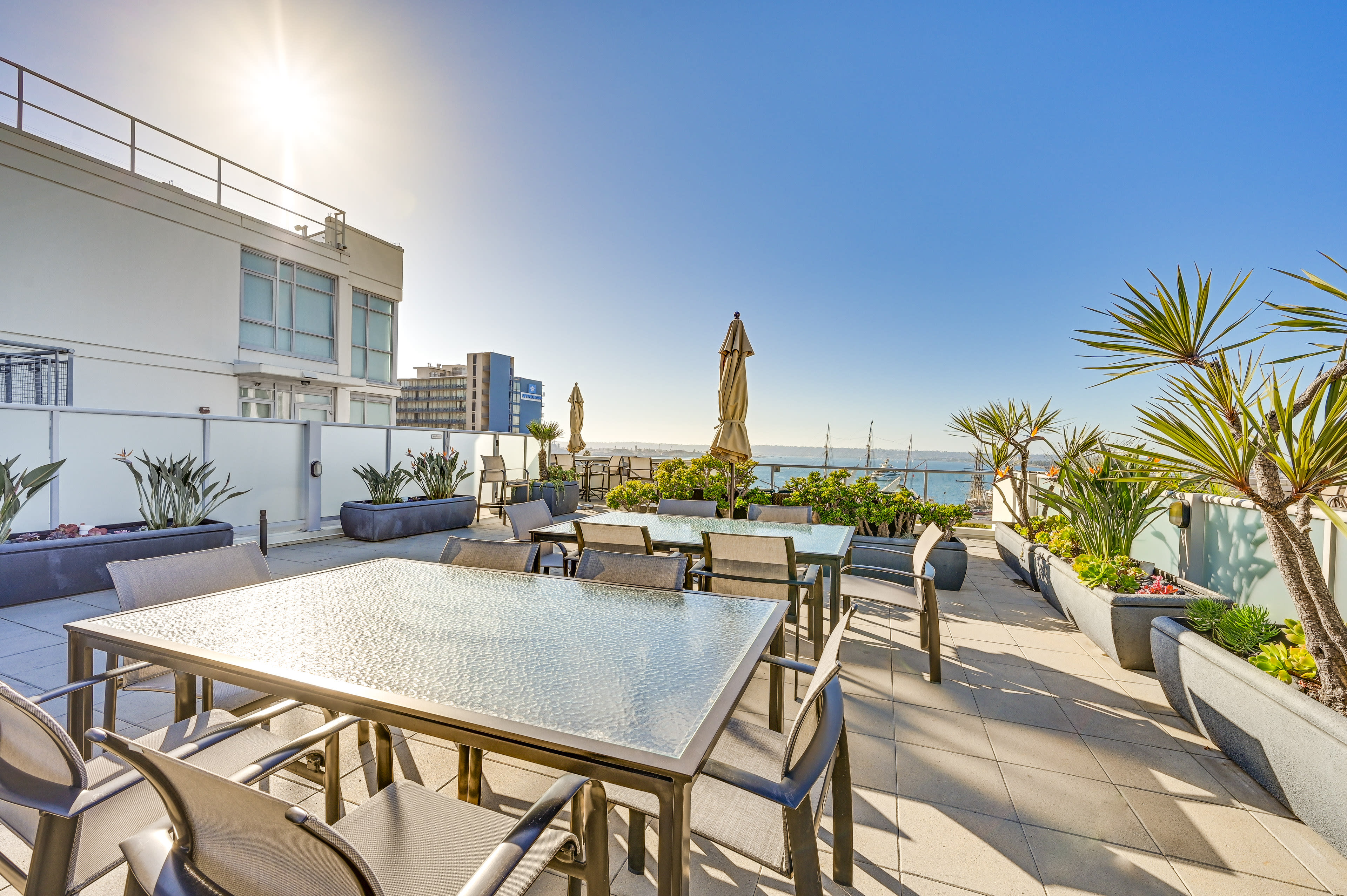 Community Outdoor Space | Rooftop View