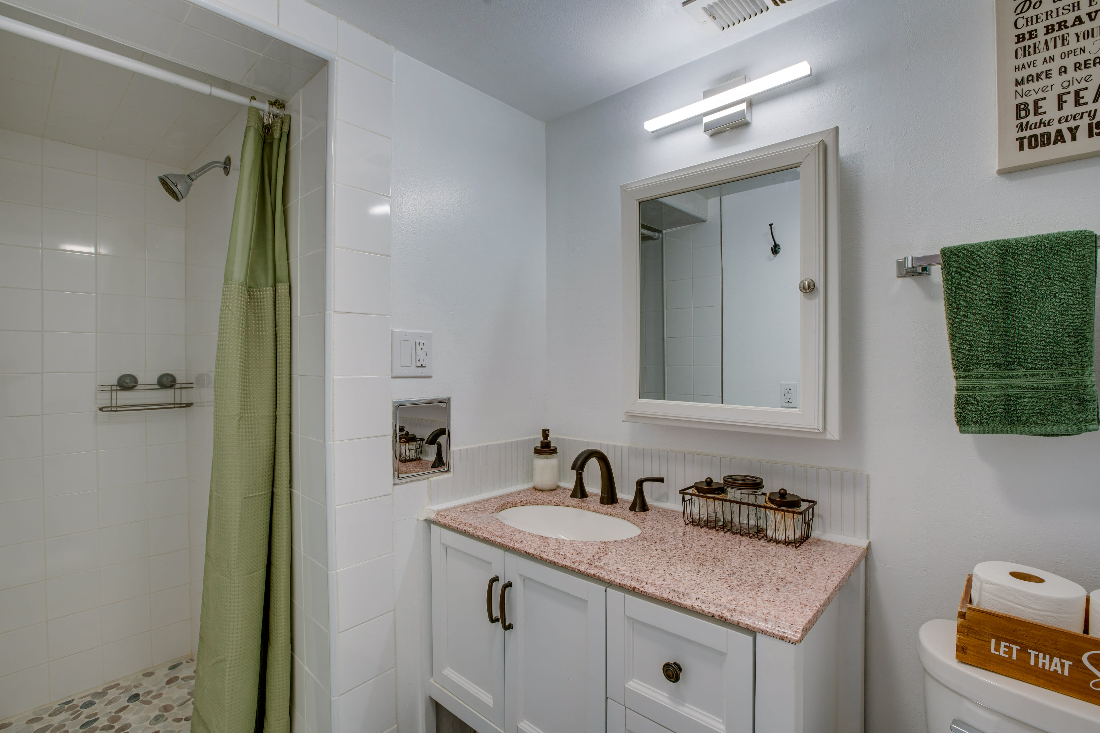 En-Suite Bathroom | Complimentary Toiletries | Hair Dryer