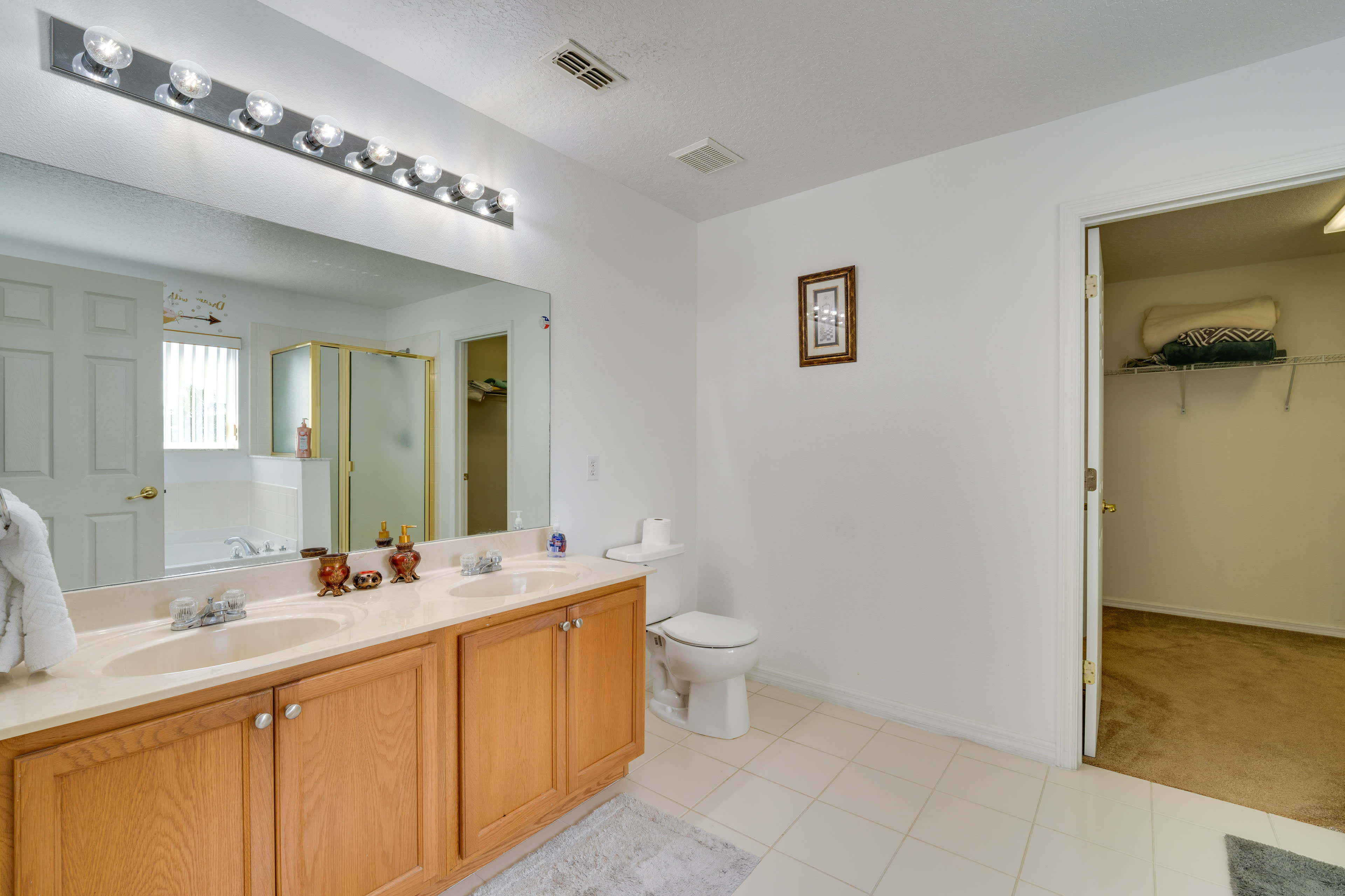 En-Suite Bathroom | 2nd Floor