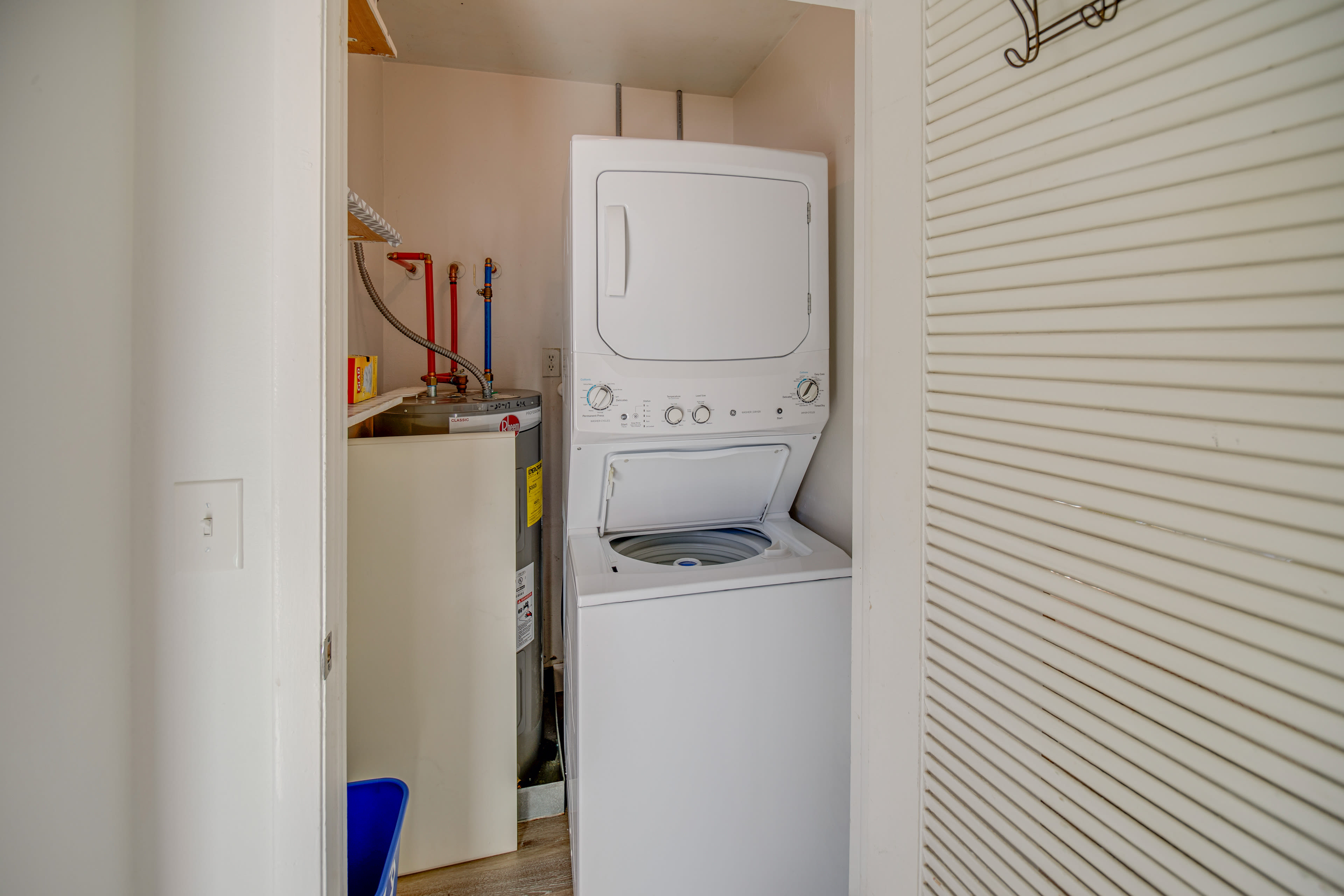 Laundry Area | Washer/Dryer | Trash Bags/Paper Towels