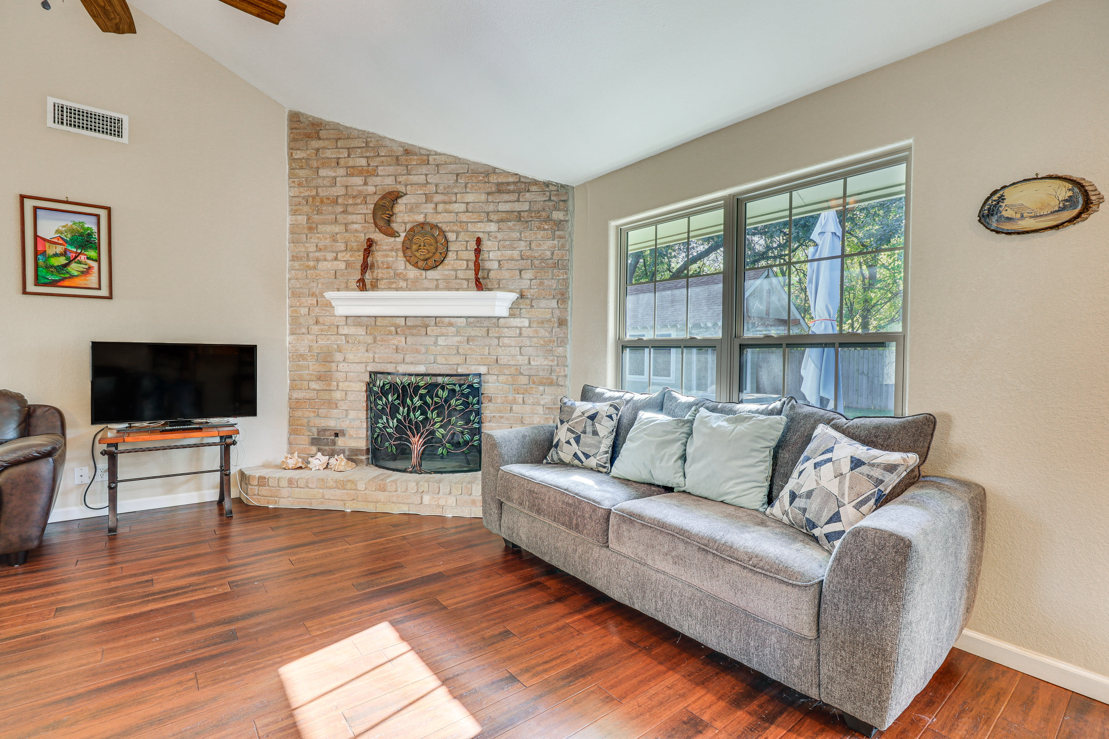 Austin Vacation Rental | 3BR | 2BA | 1,800 Sq Ft | 1 Exterior Step Required