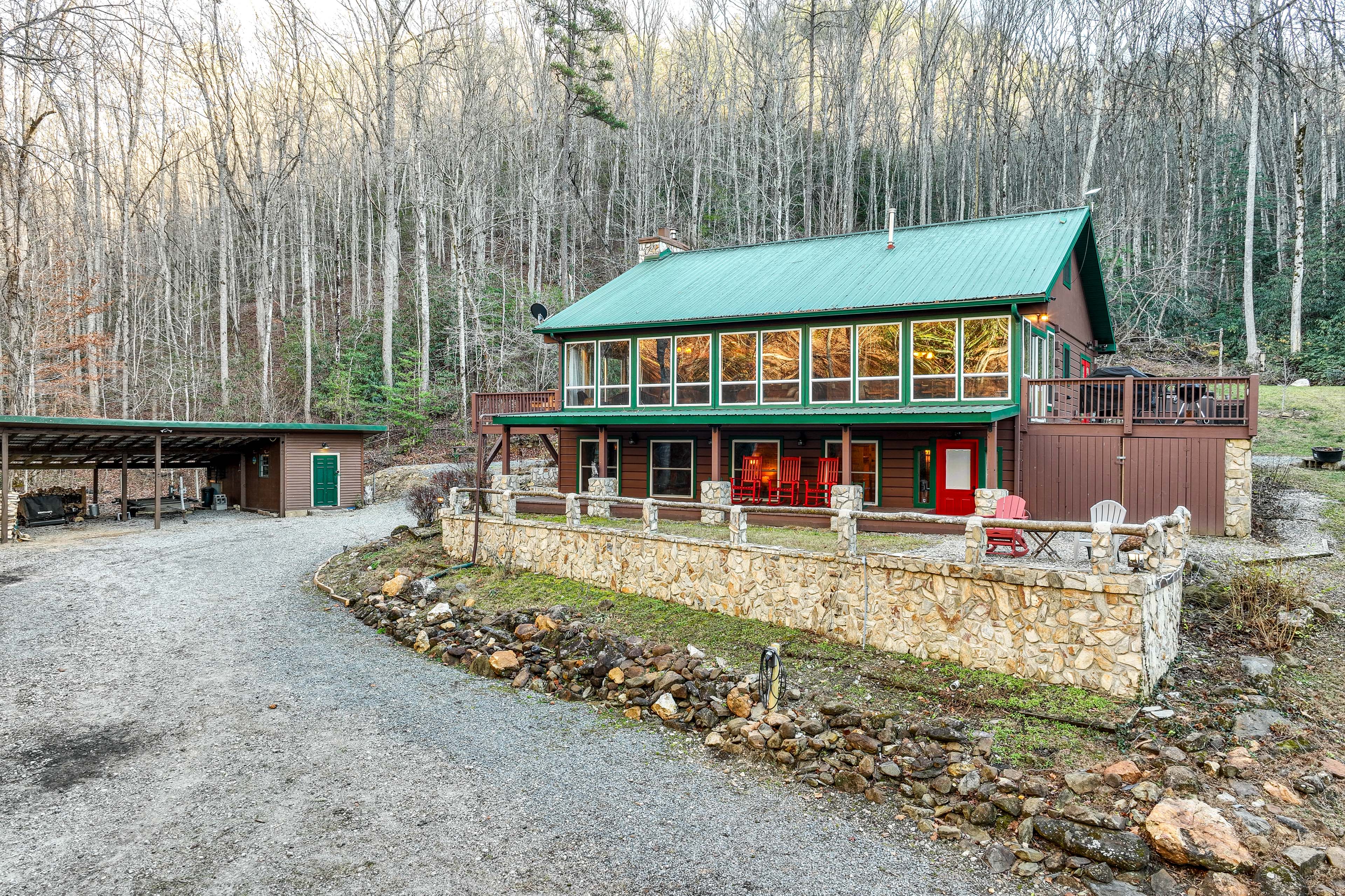 Bryson City Vacation Rental | 3BR | 3BA | Stairs Required | 2,400 Sq Ft