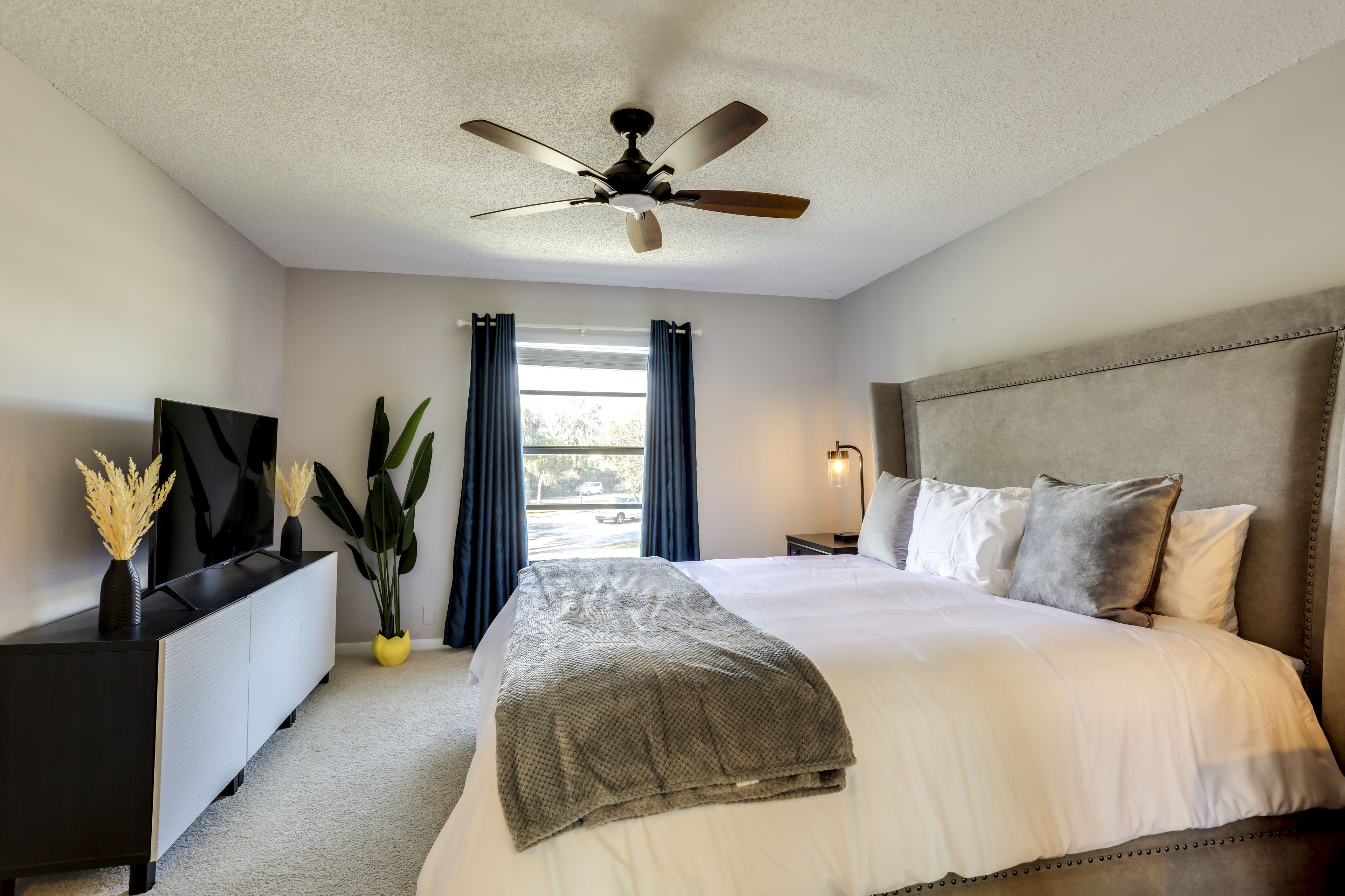 Bedroom 1 | Upper Level | King Bed | Linens Provided | Smart TV