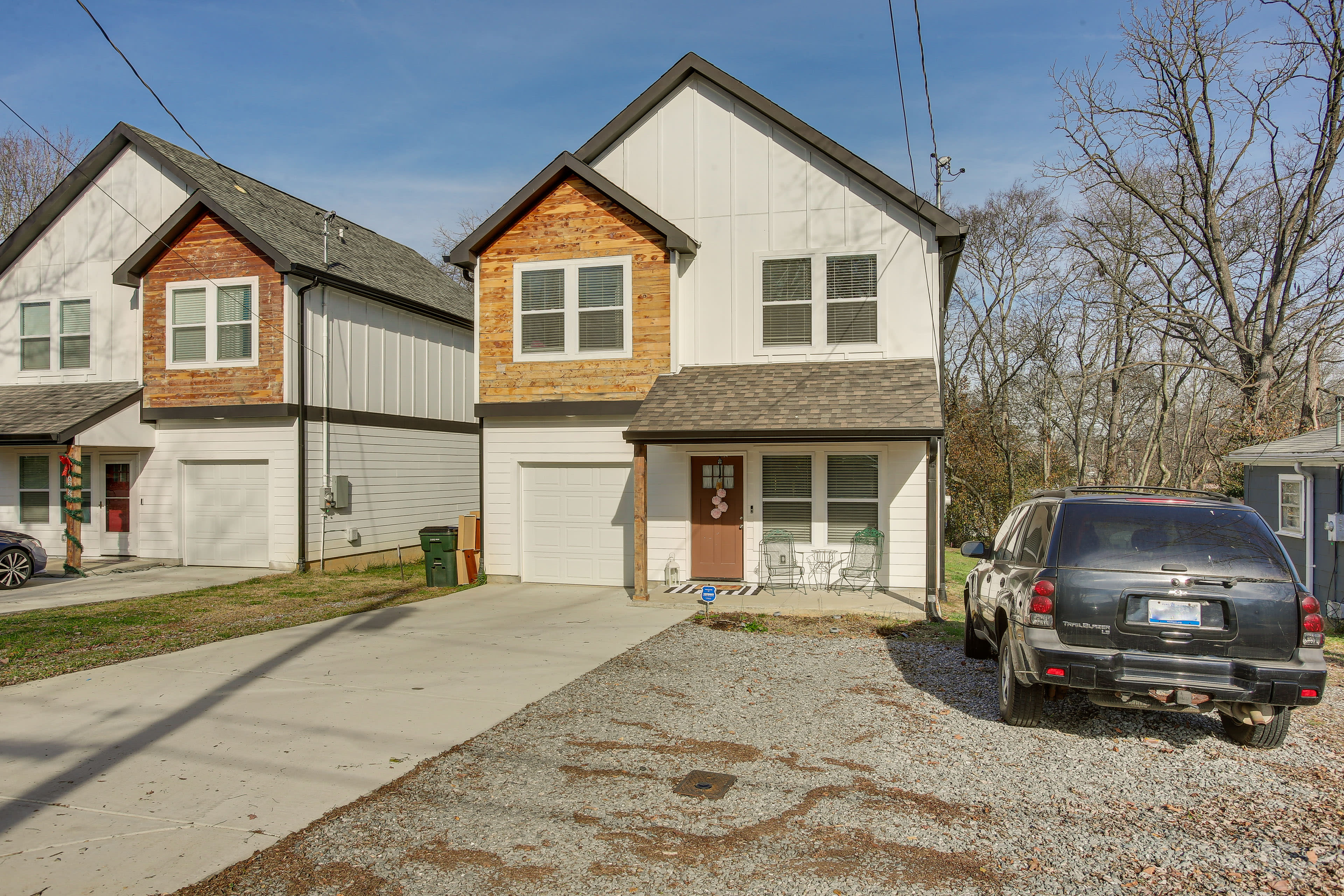 House Exterior | Furnished Porch