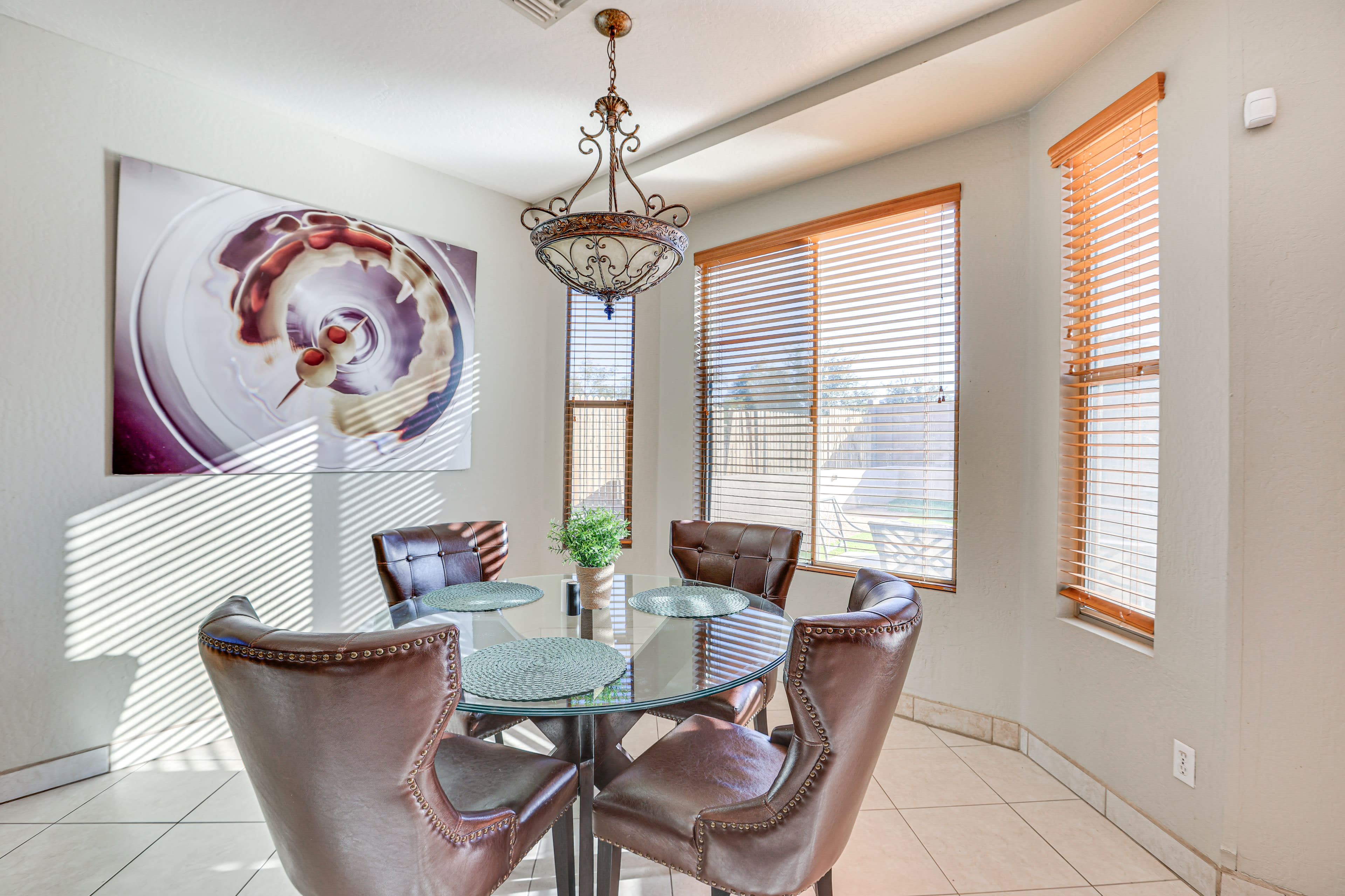 Breakfast Nook | Dishware & Flatware Provided