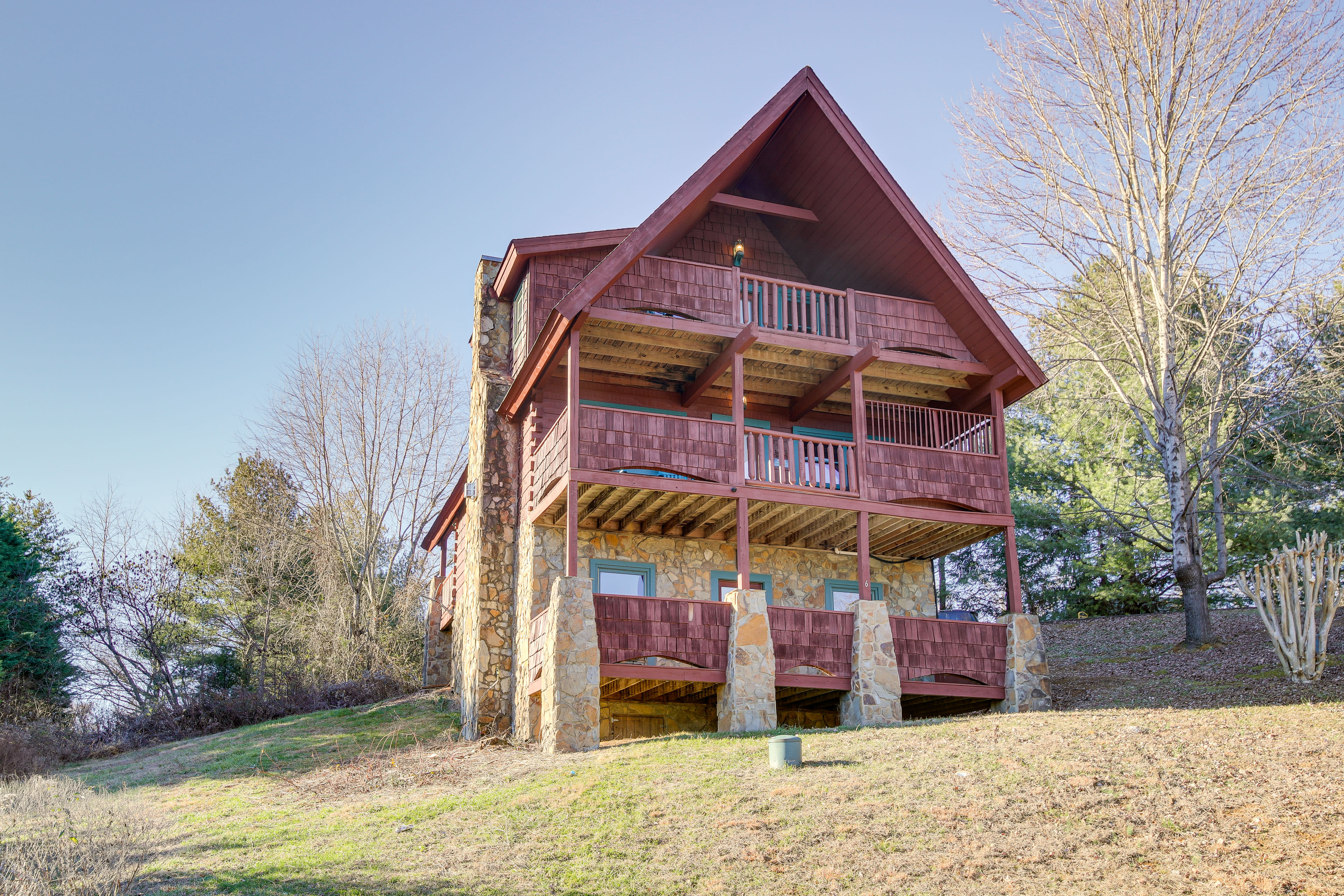 Sevierville Vacation Rental | 2BR | 2.5BA | Stairs Required | 2,100 Sq Ft