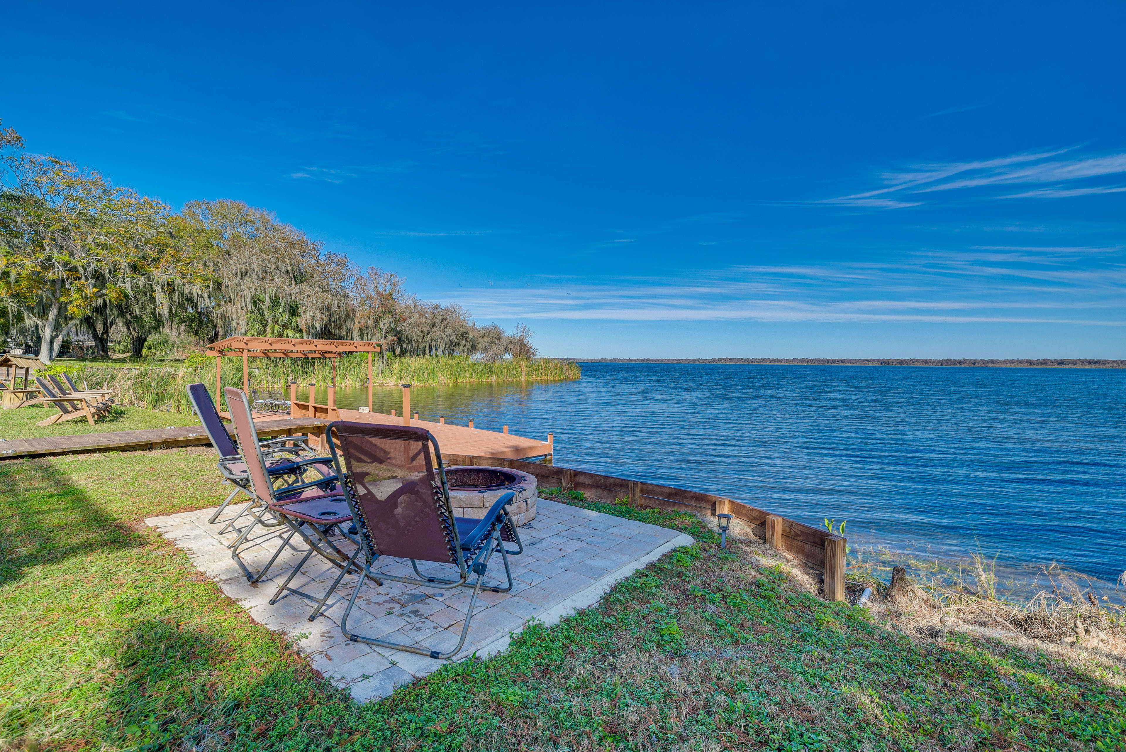 Lake Panasoffkee Vacation Rental | 4BR | 2.5BA | 1,800 Sq Ft | Step-Free Access