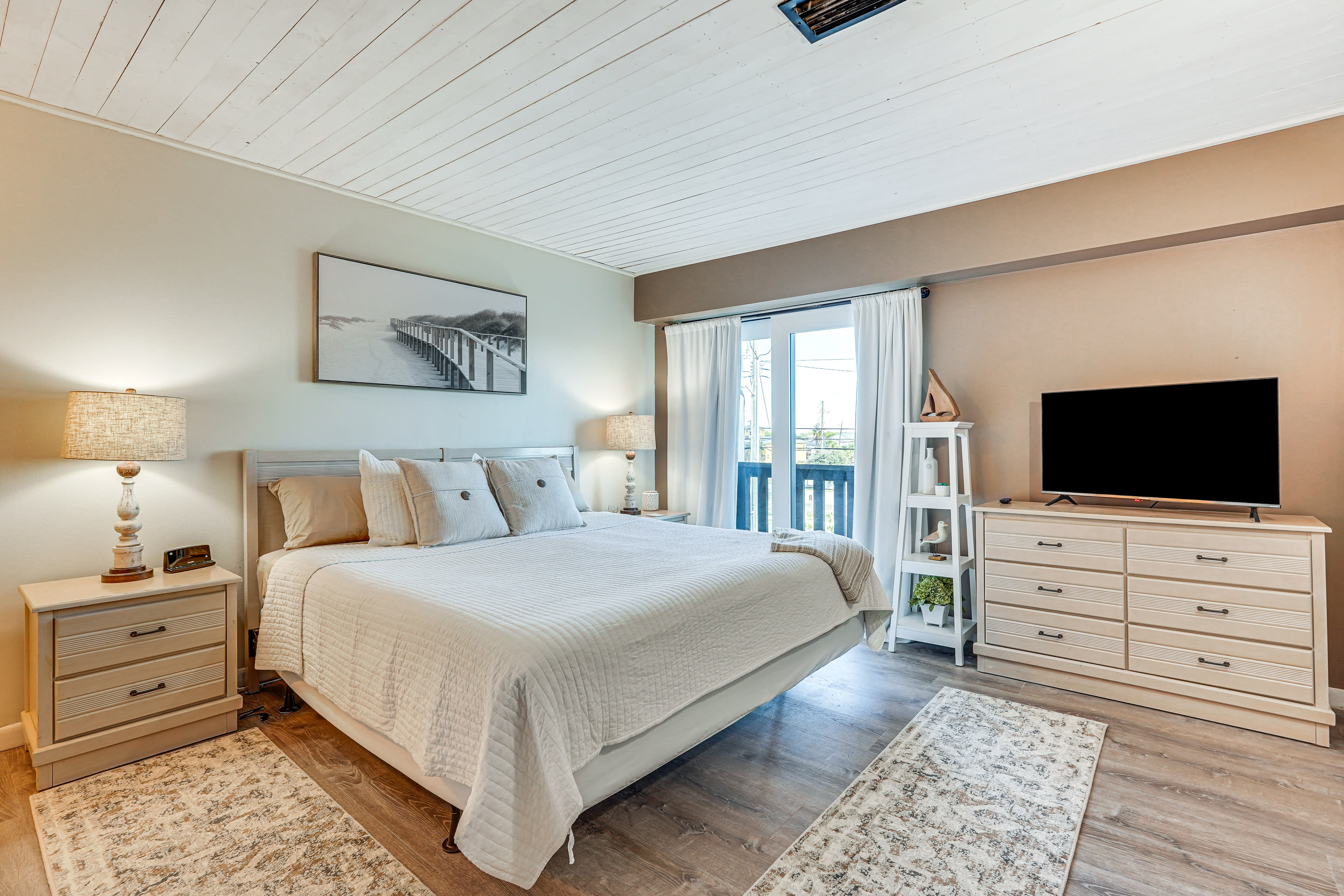 Bedroom 1 | King Bed | Lofted Twin Bed | Linens Provided