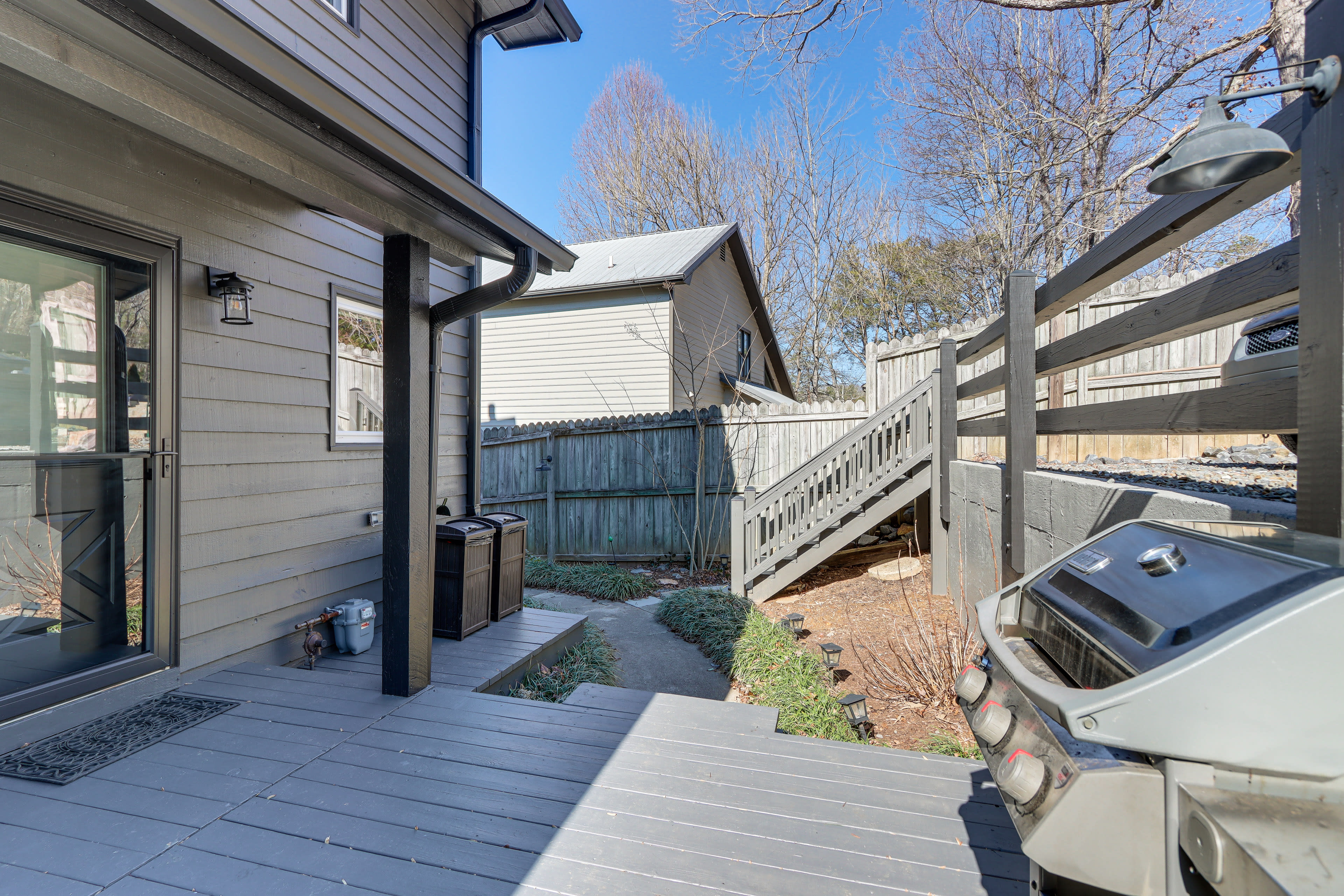 Townhome Exterior/Deck | Gas Grill