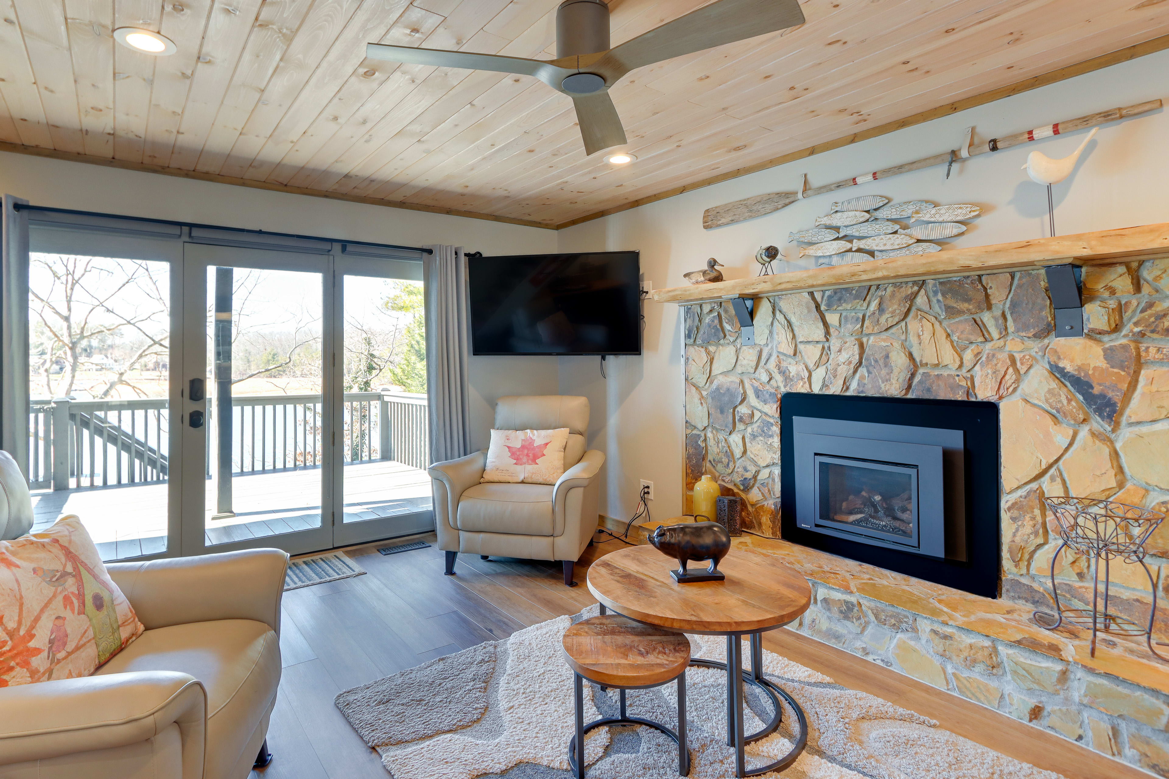 Living Room | 1st Floor | Fireplace | Flat-Screen TV | Lake View | Free WiFi