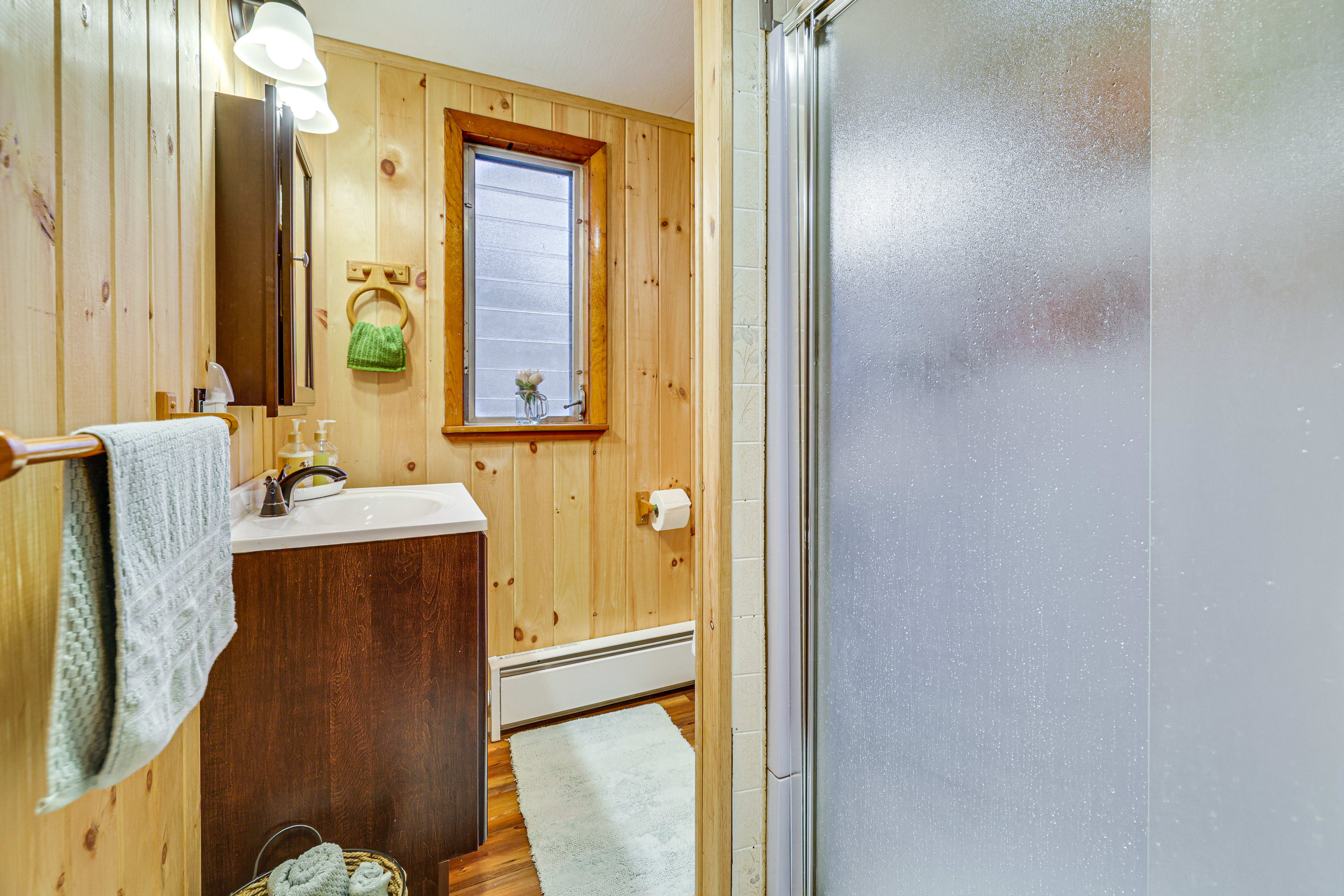 Full Bathroom | Walk-In Shower | Complimentary Toiletries | Towels Provided