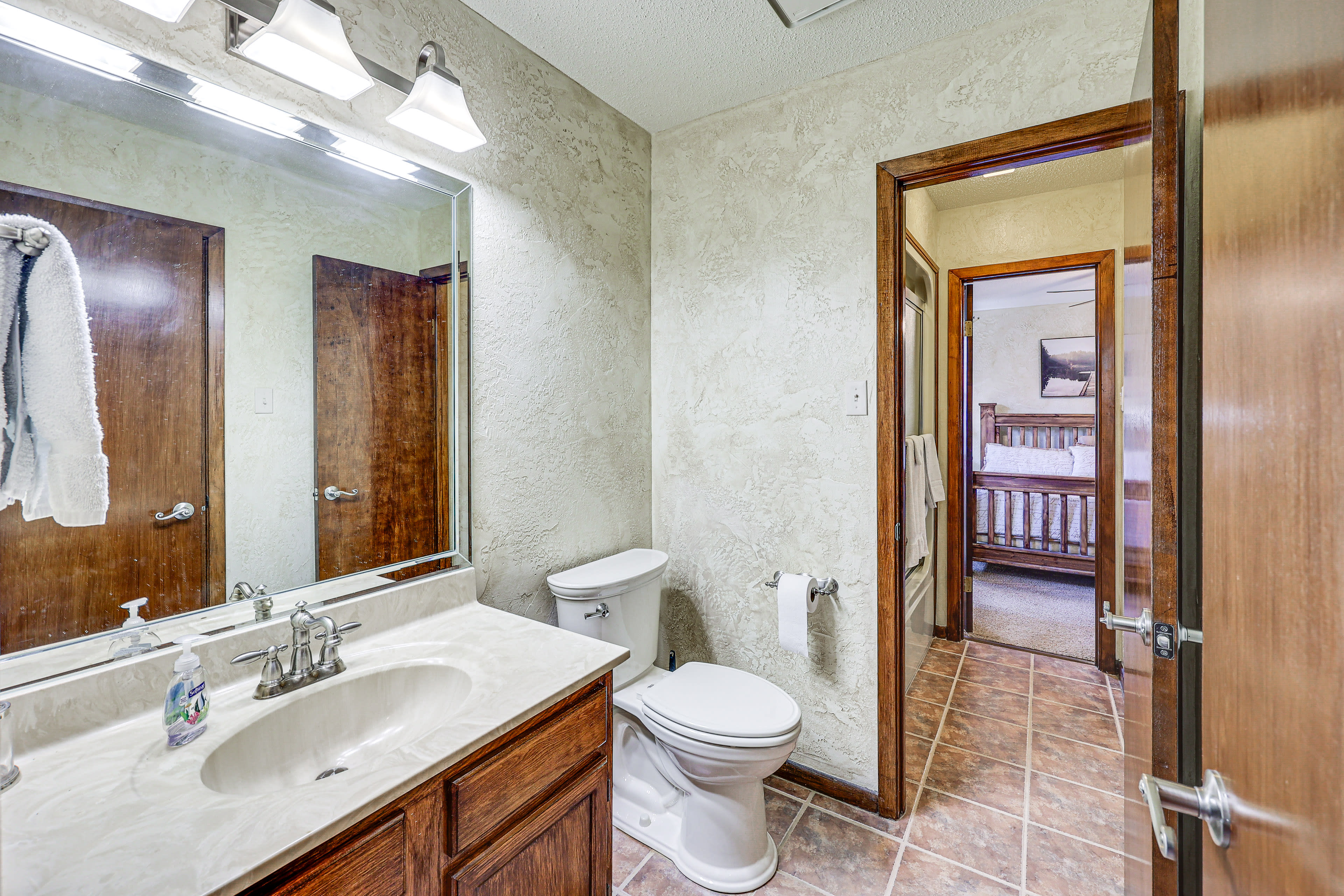 En-Suite Bathroom | Complimentary Toiletries