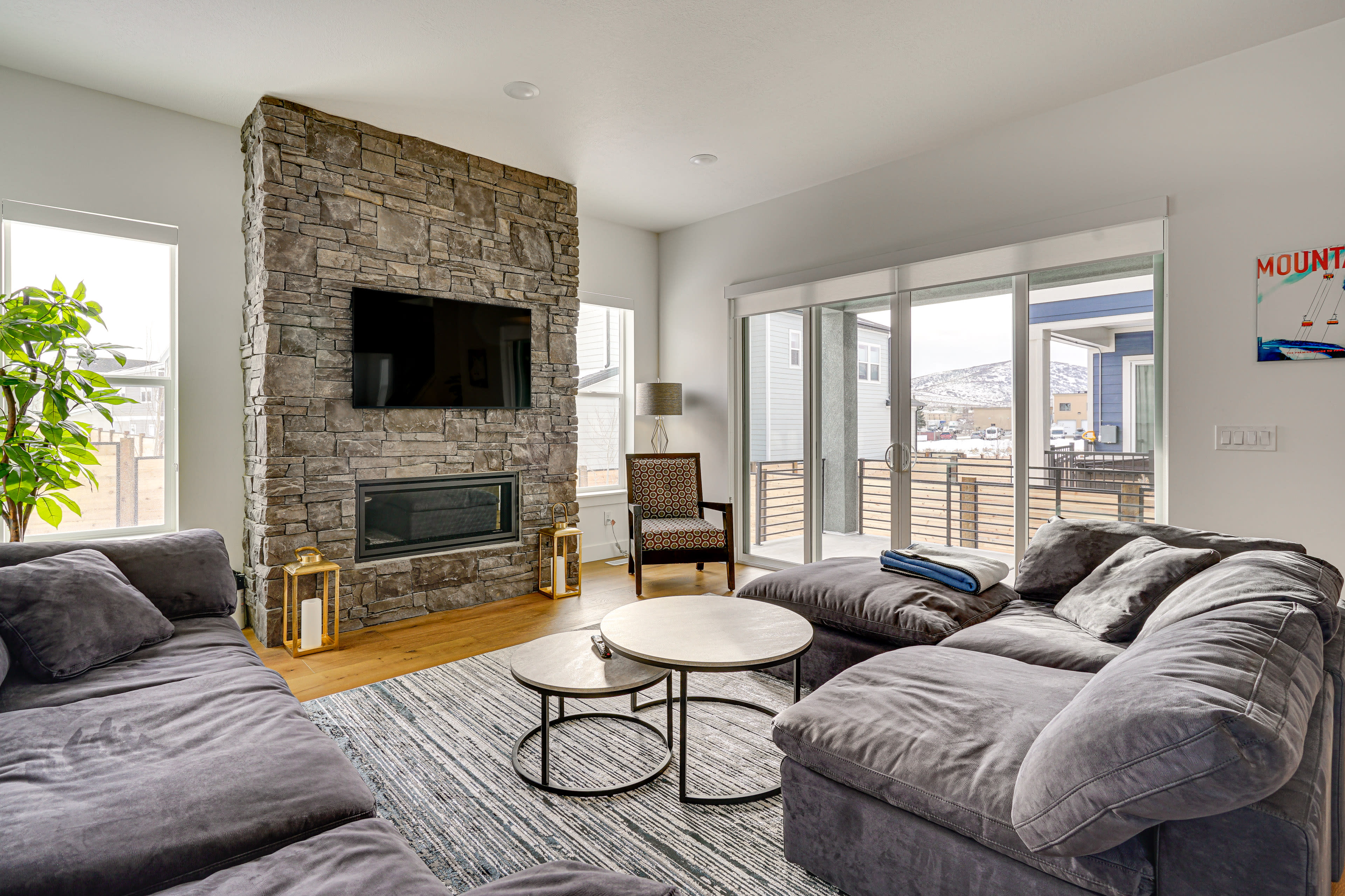 Living Room | Smart TV | Fireplace | 1st Floor