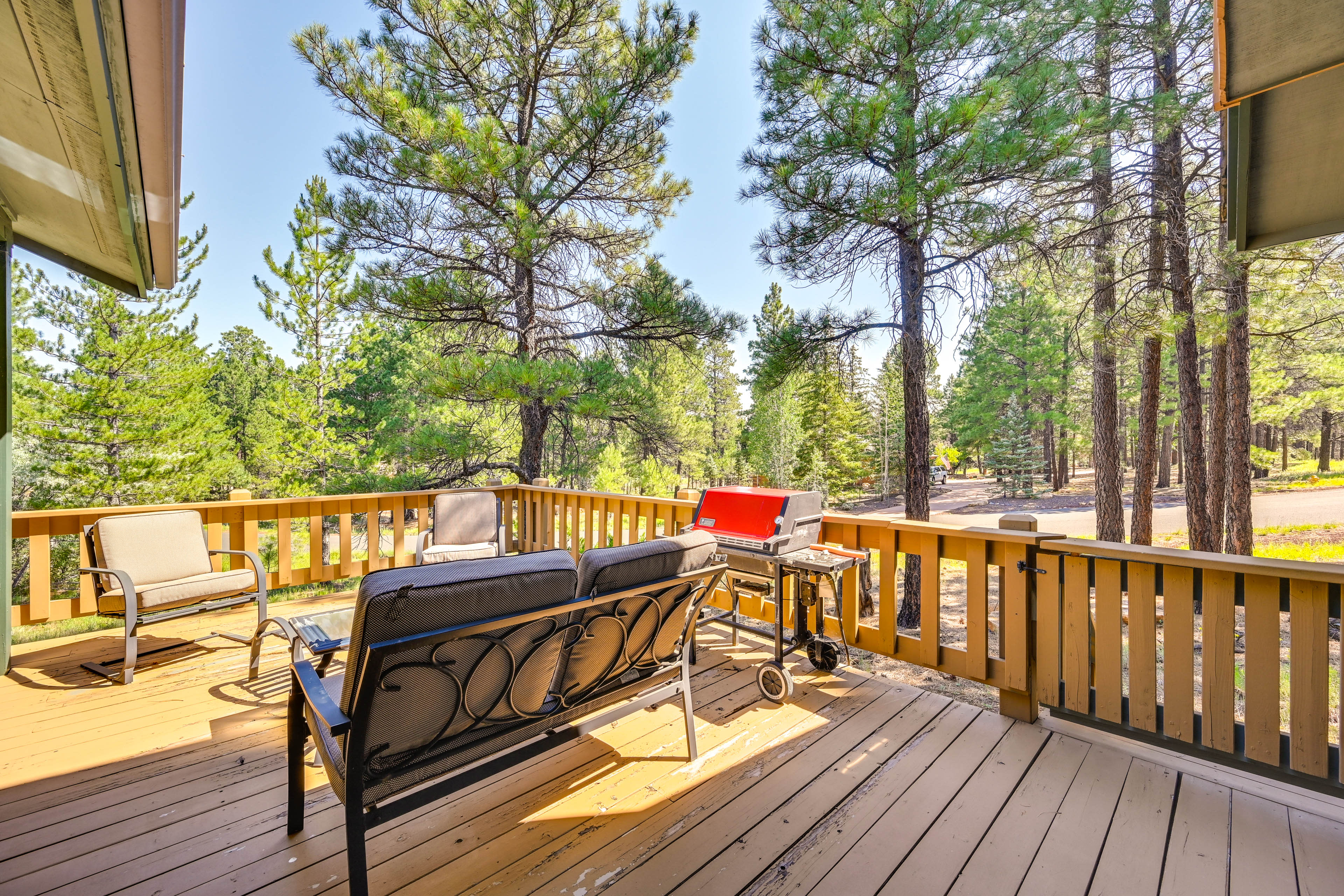 Private Deck | Dining Area | BBQ Grill