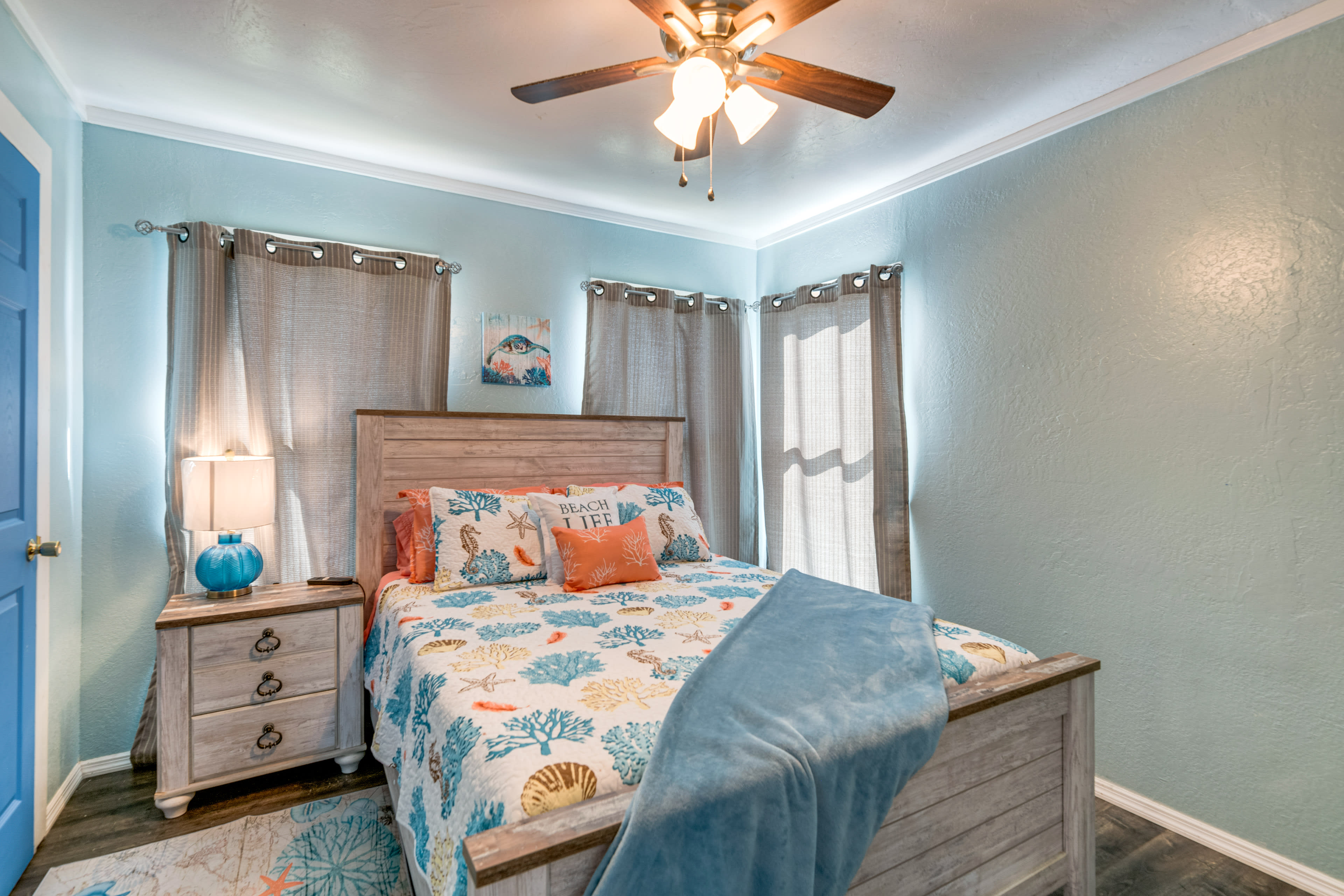 Bedroom 1 | Queen Bed | Main Floor | Linens Provided