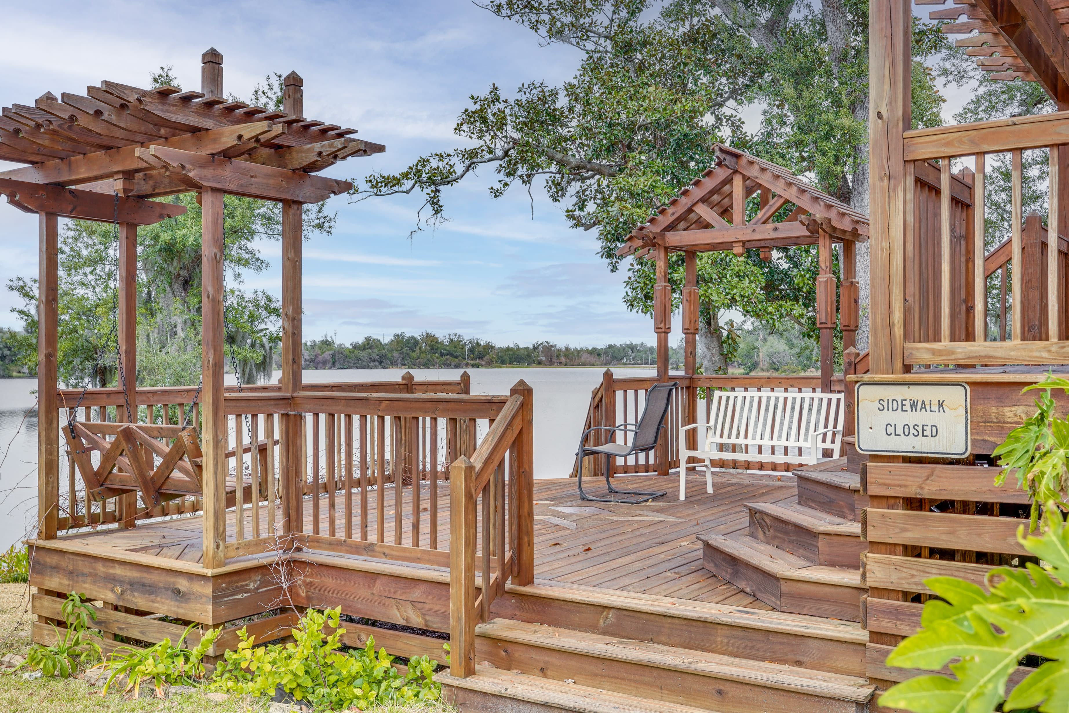 Shared Deck | Hot Tub | Gas Grill | Homeowner On-Site