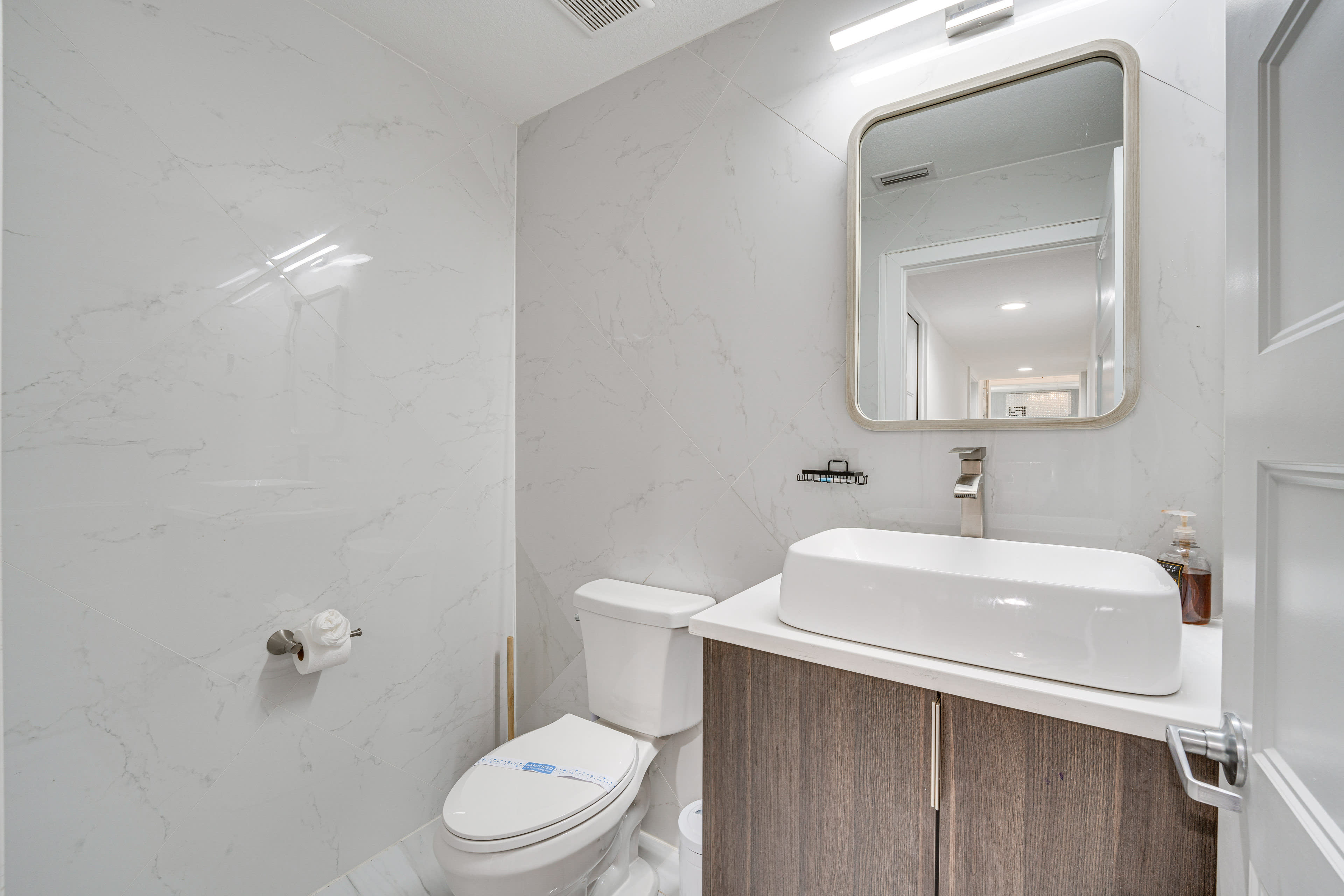 Half Bathroom | 1st Floor | Complimentary Toiletries