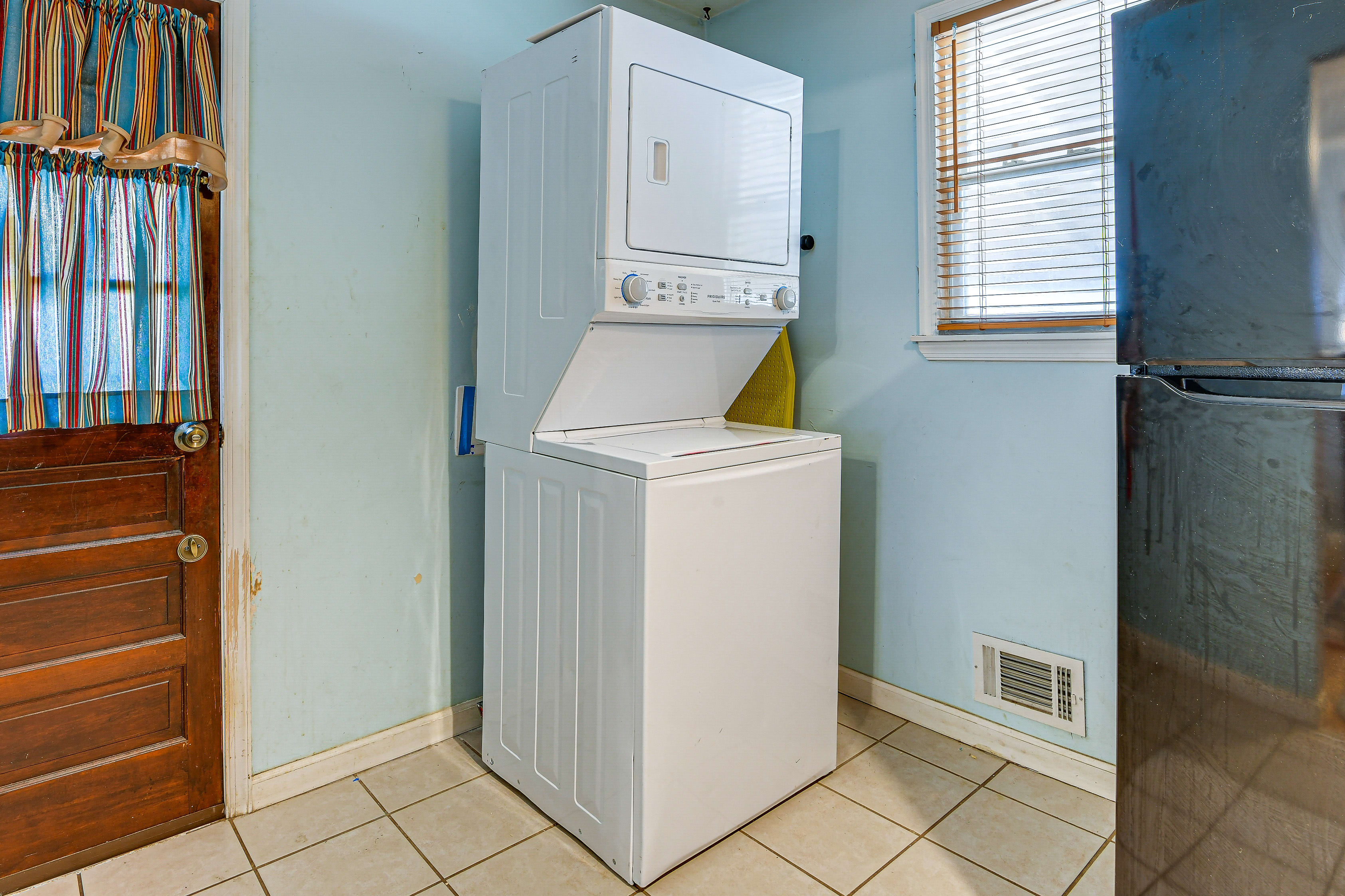 Laundry Area | Washer/Dryer | Hangers | Iron/Board | Trash Bags/Paper Towels