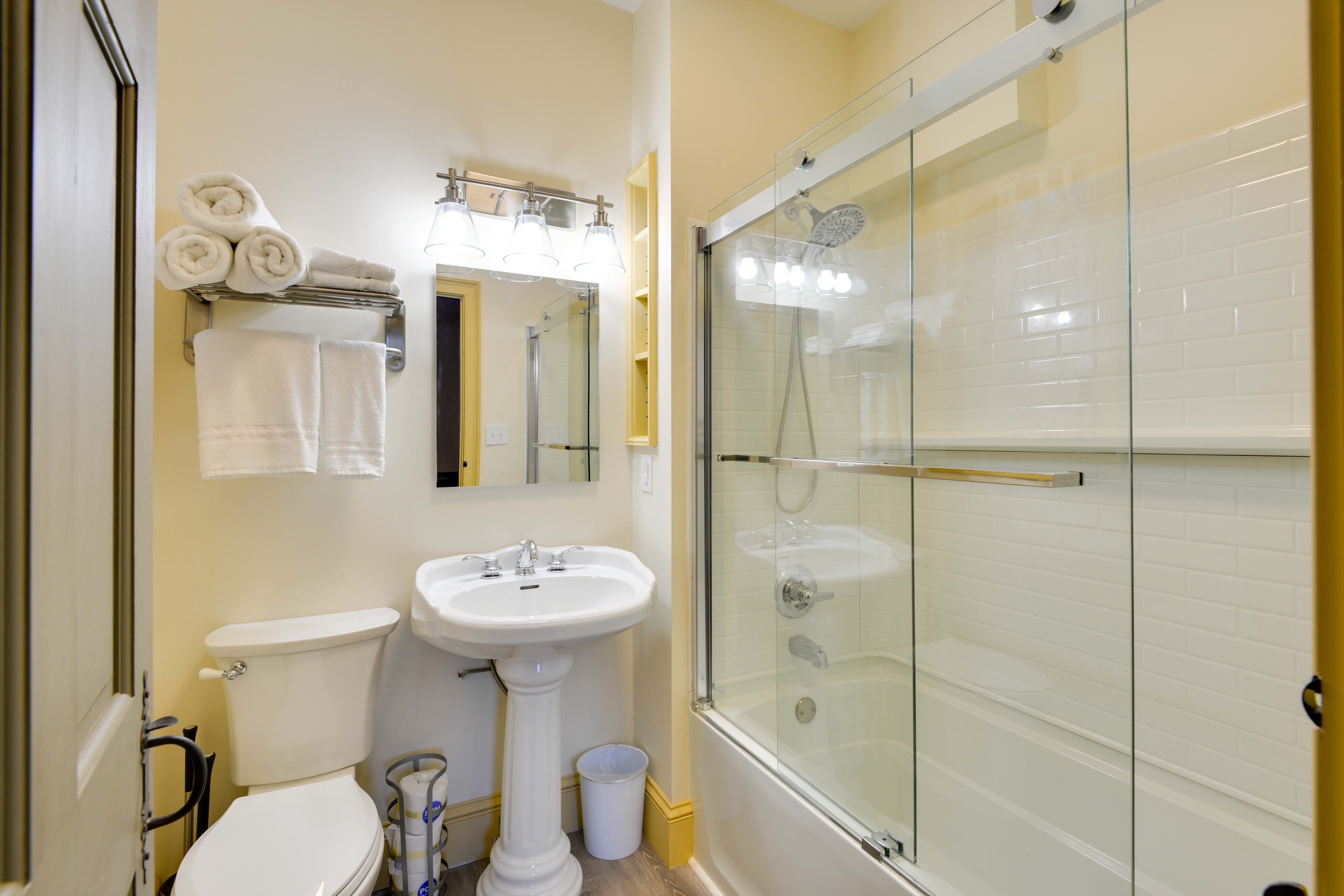 Full Bathroom | Complimentary Toiletries | Hair Dryer | Towels