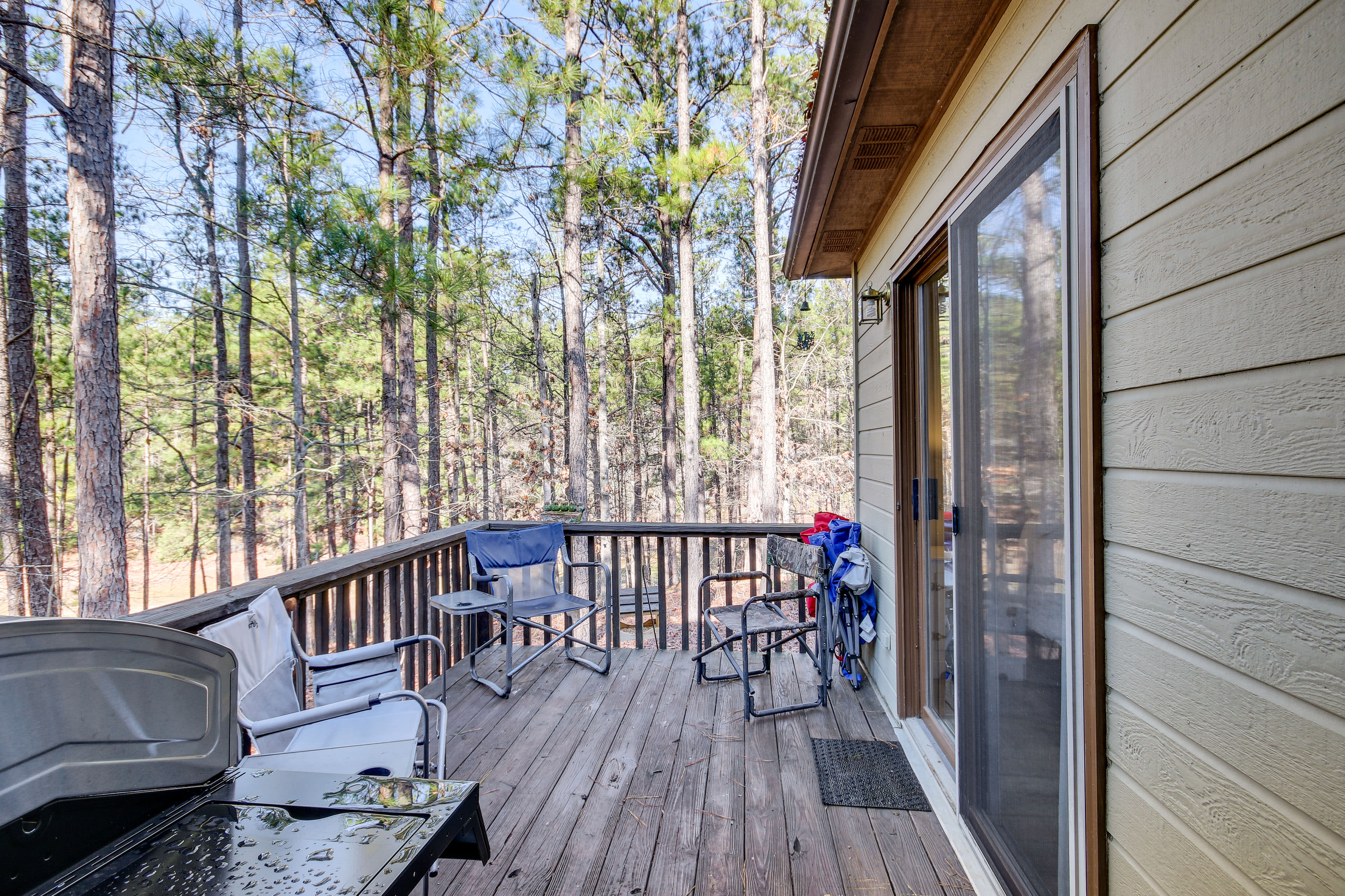 Deck | Gas Grill | Access to Lake Thurmond