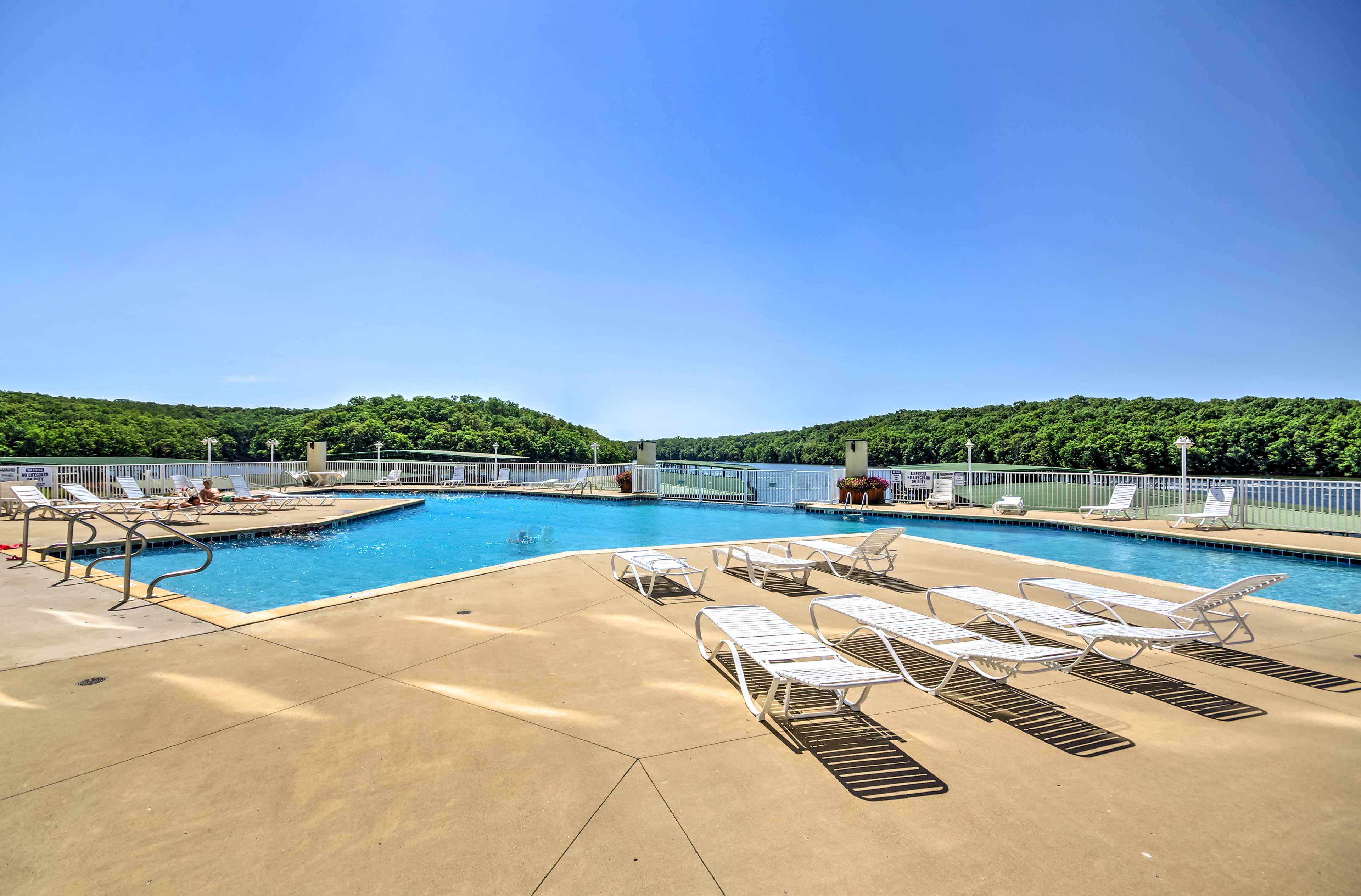 Community Amenities | Outdoor Pool | Lounge Seating