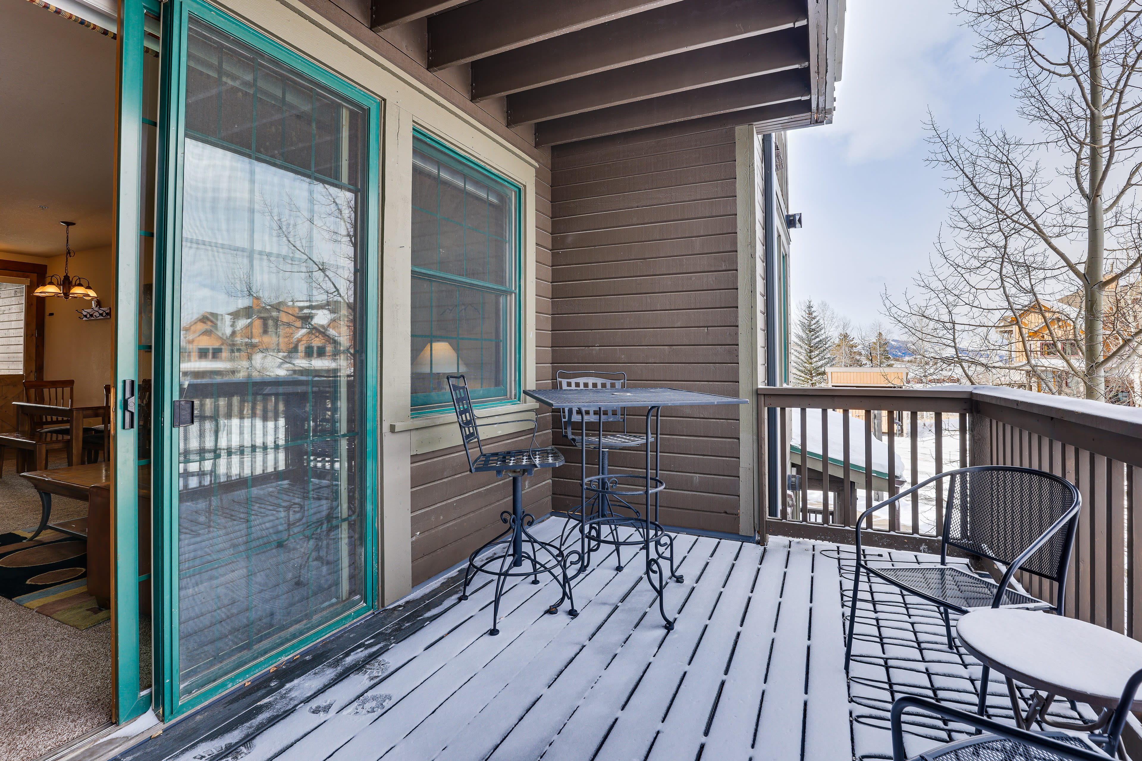 Deck | Dining Area | Gas Grill