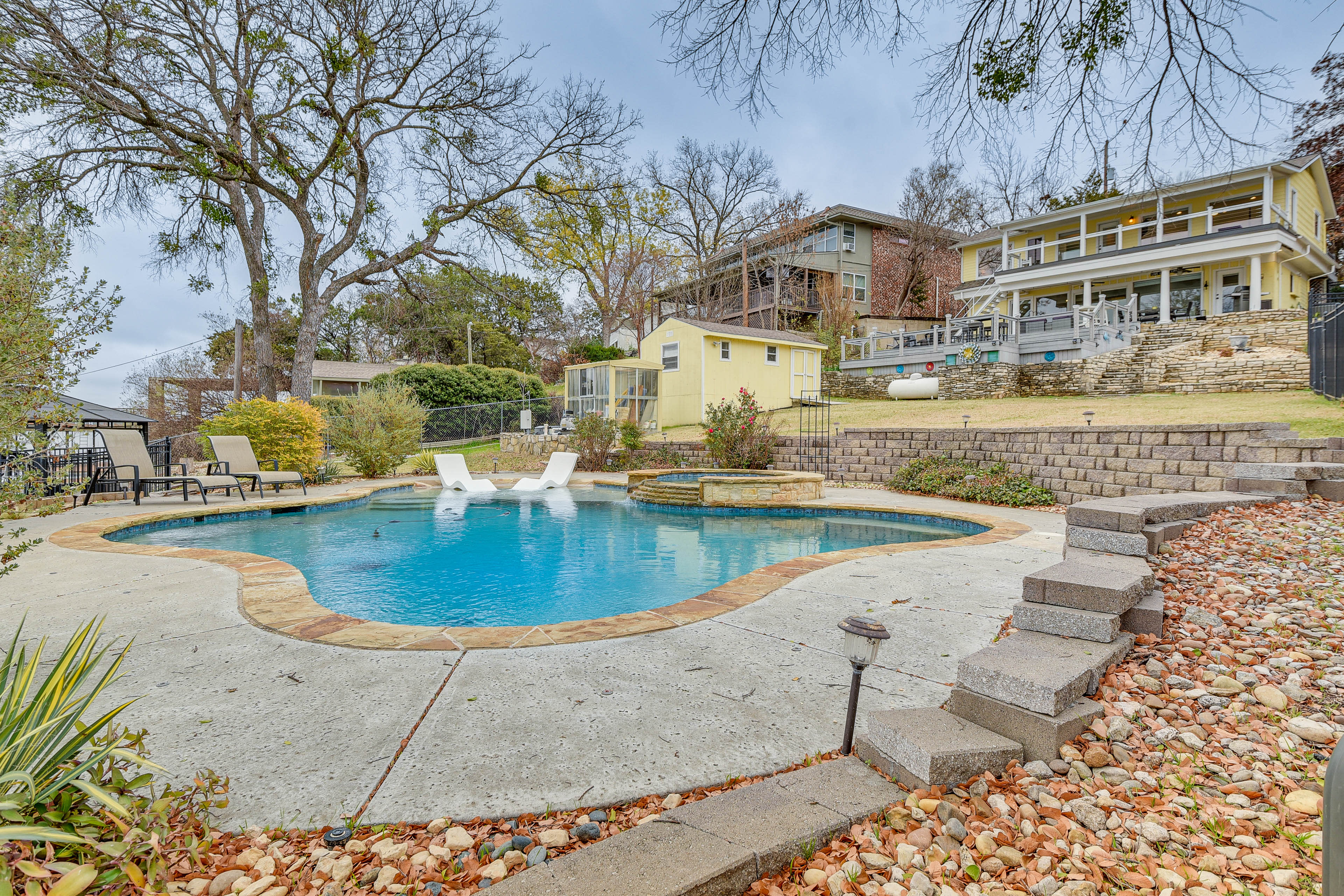 Granbury Vacation Rental | 3BR | 3BA | 1,800 Sq Ft | Stairs Required