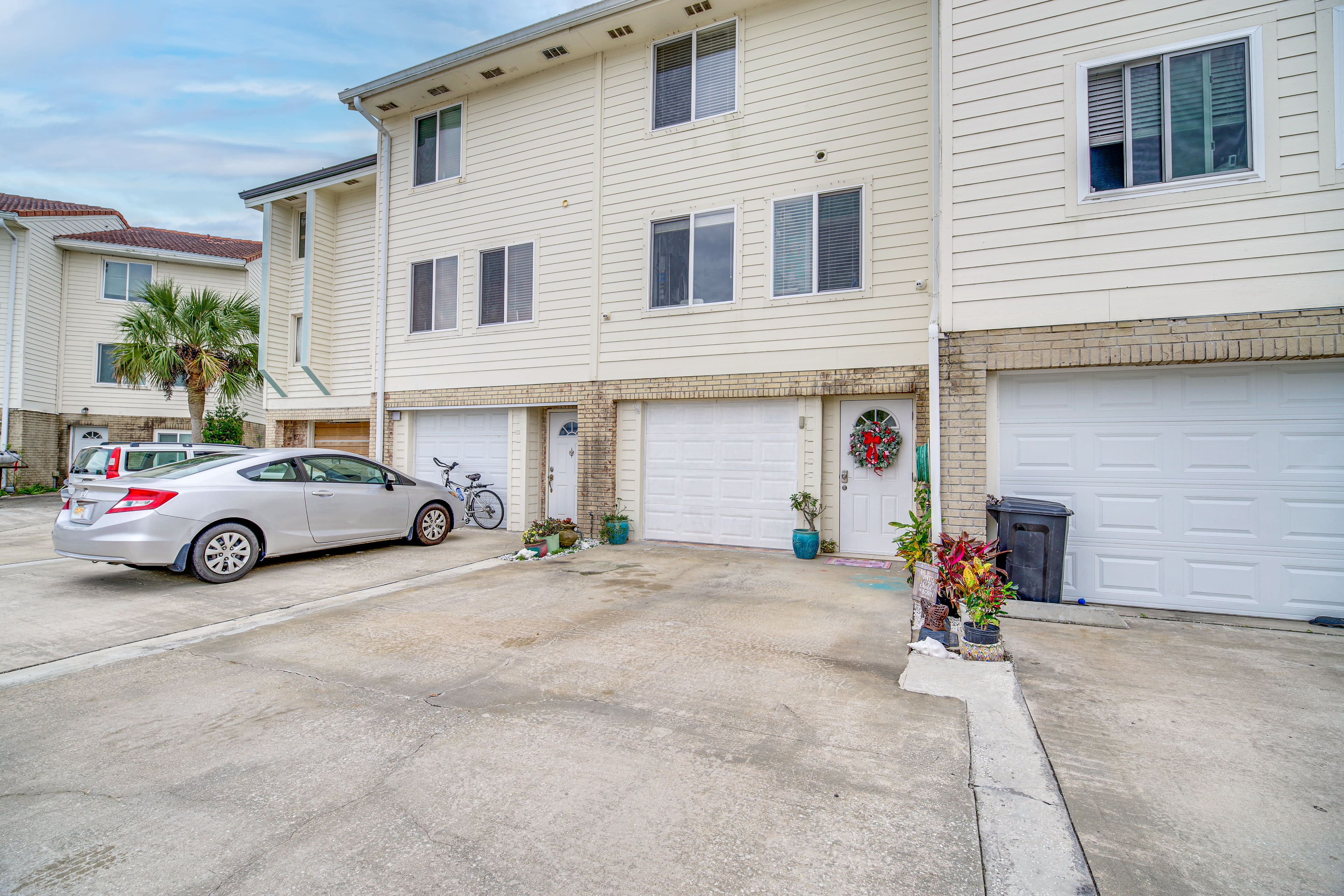 Parking | Driveway (2 Vehicles) | No Garage Parking