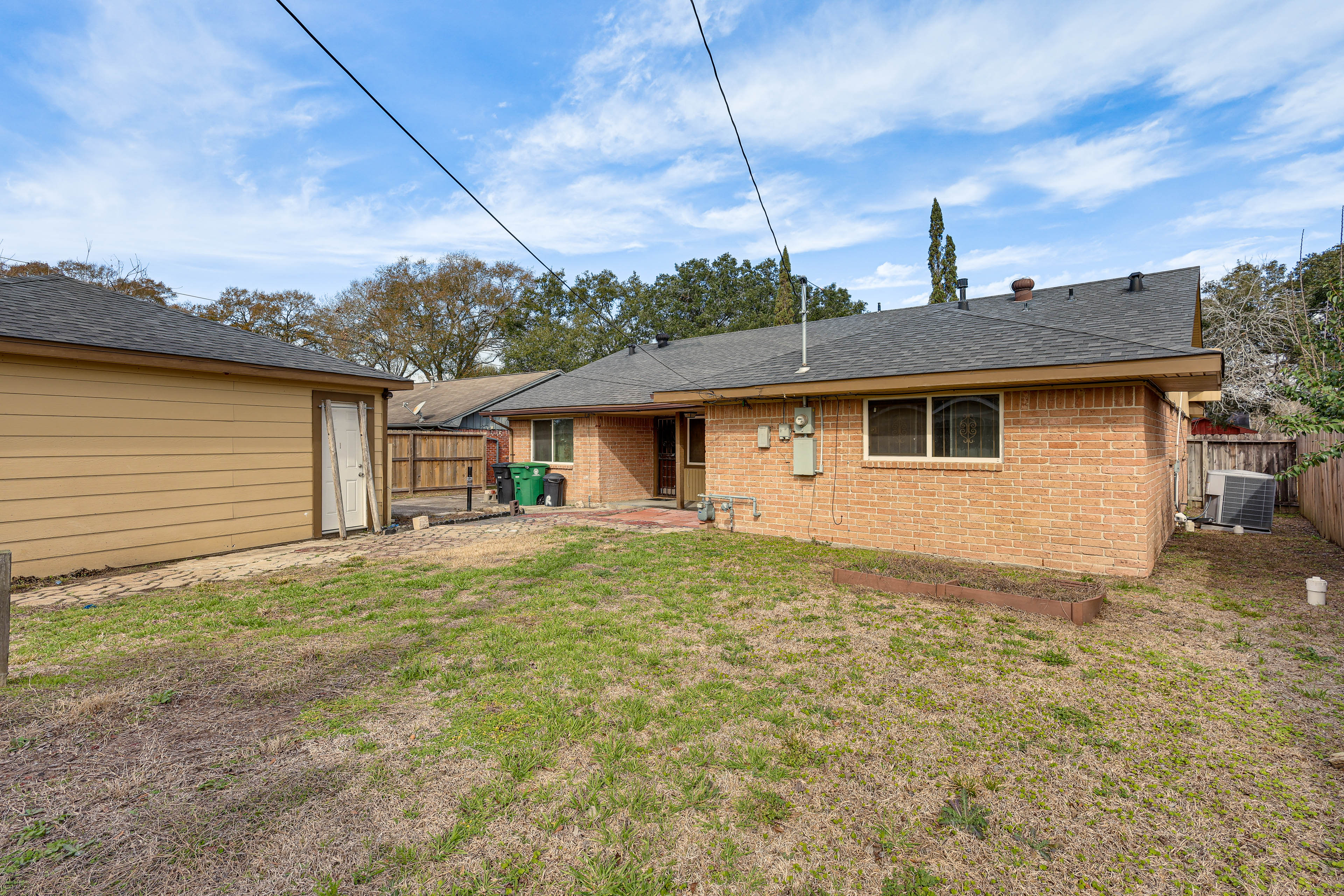 Backyard | Single-Story House | Self Check-In | 6 Mi to NRG Stadium