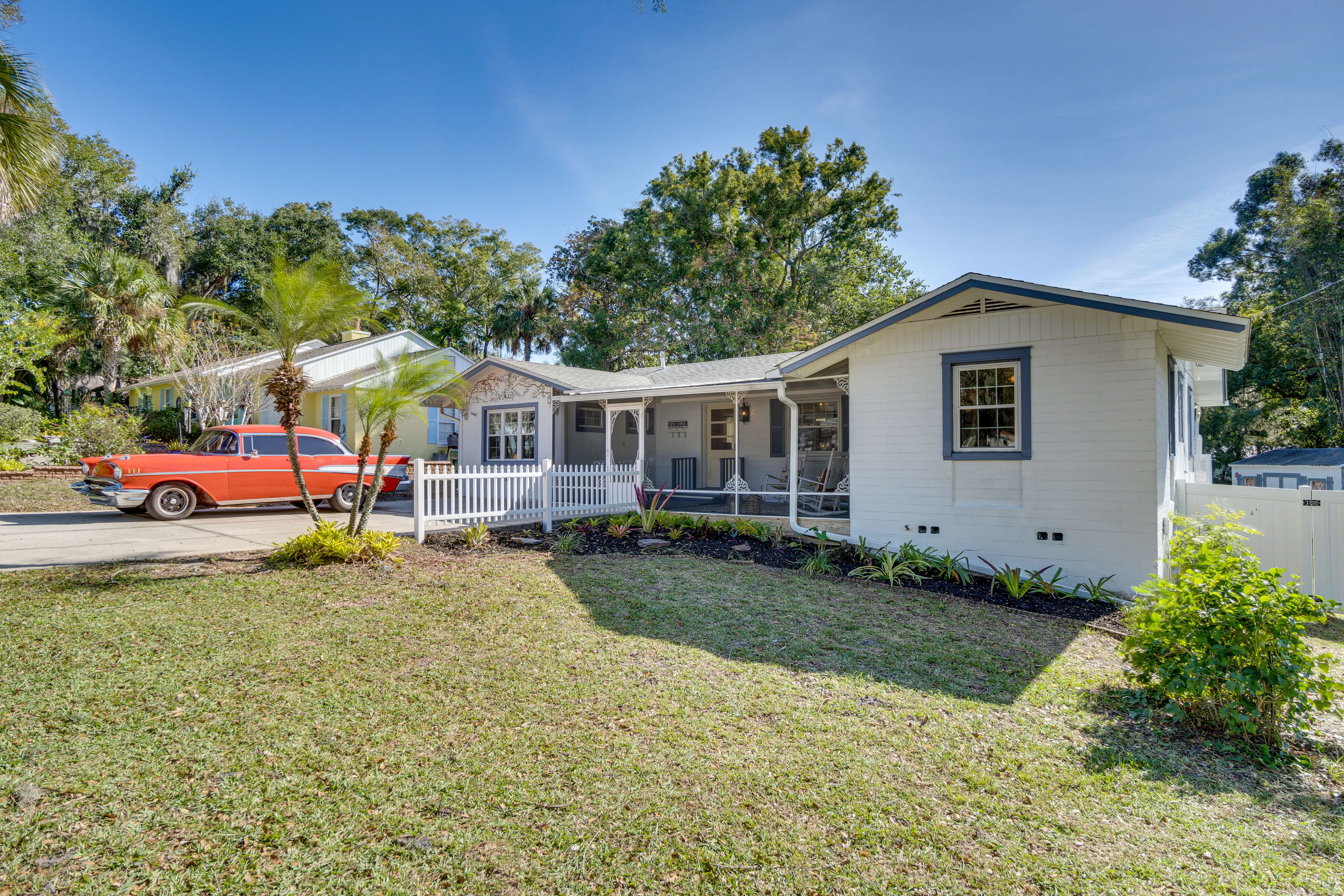 Mount Dora Vacation Rental | 3BR | 2BA | 1,500 Sq Ft | Stairs Required