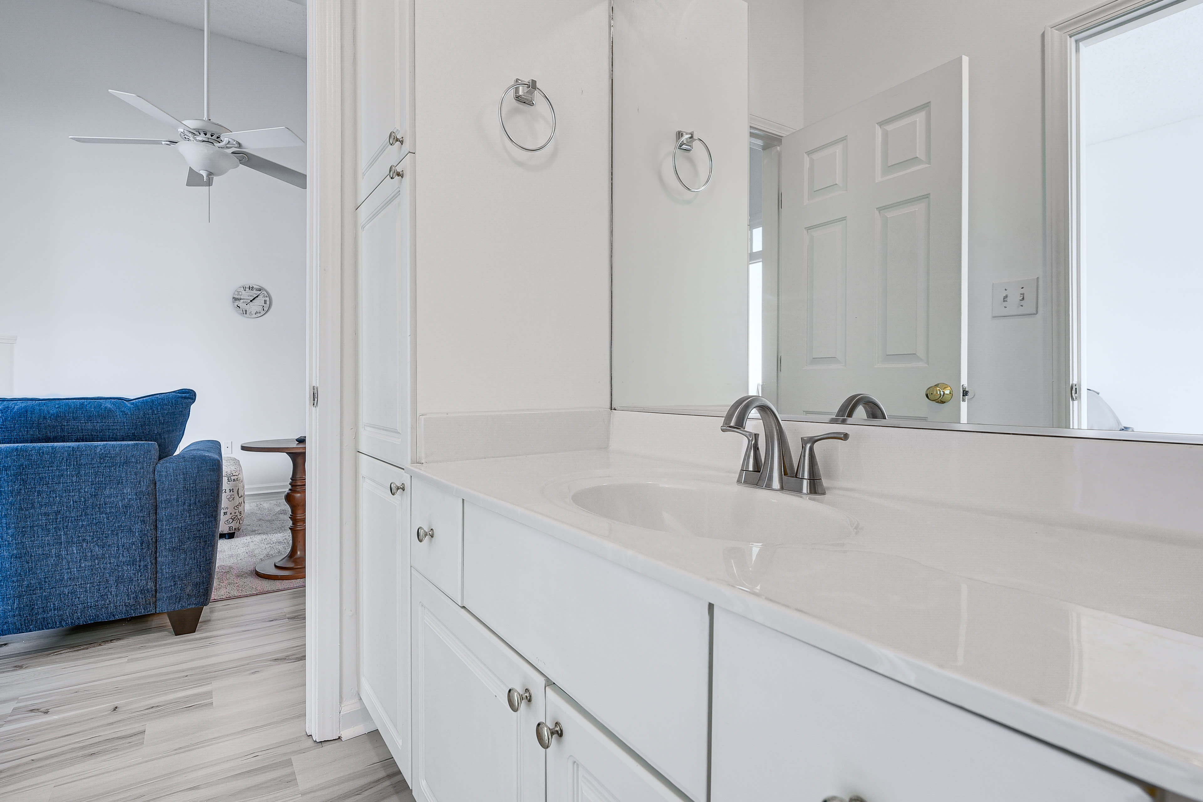 Full Bathroom | Hair Dryer | Towels