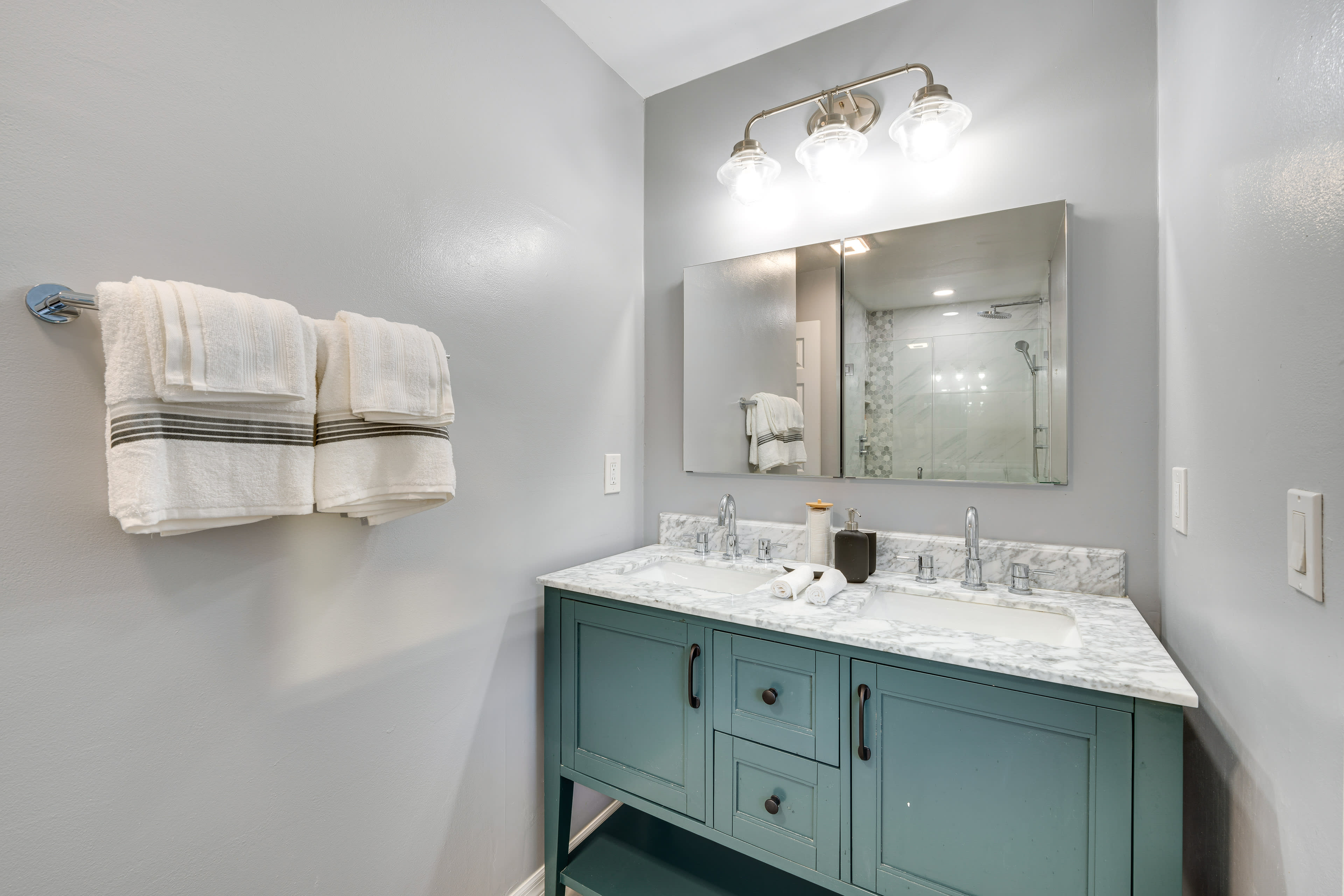 Full Bathroom | Walk-In Shower | Complimentary Toiletries