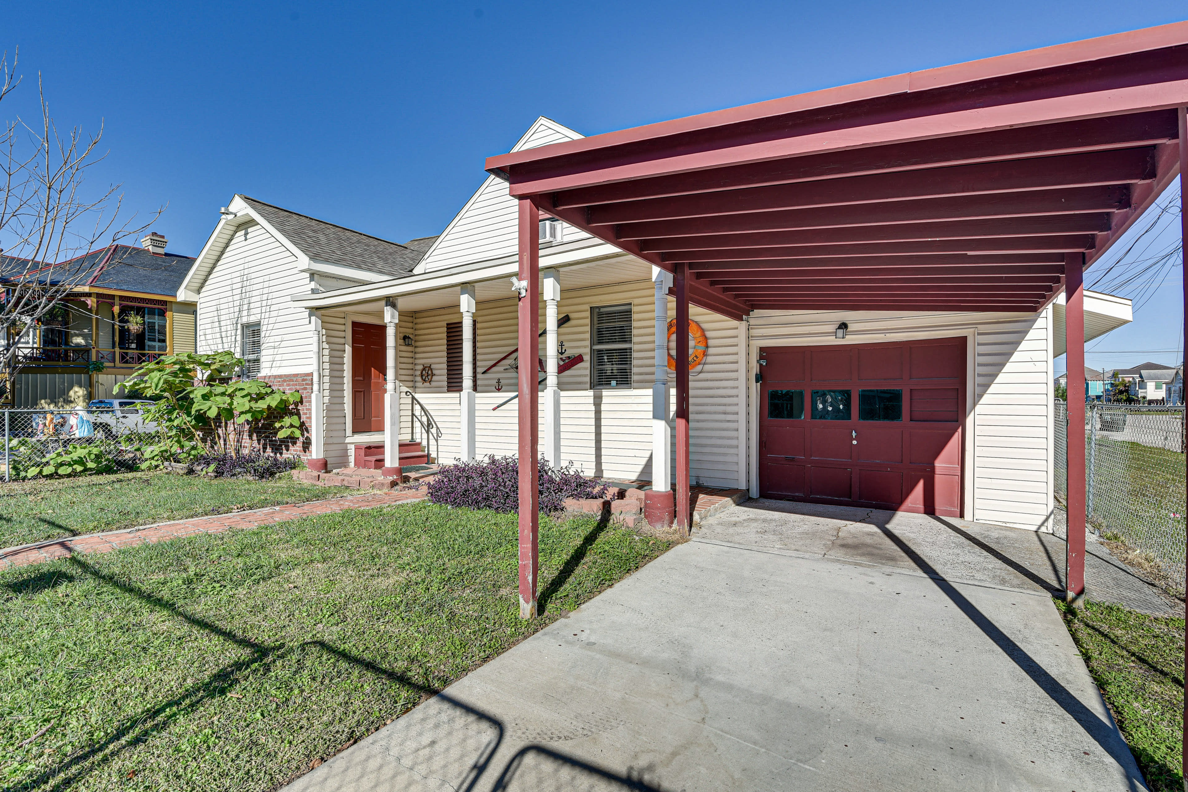 Parking | Carport (1 Vehicle) | Free Street Parking