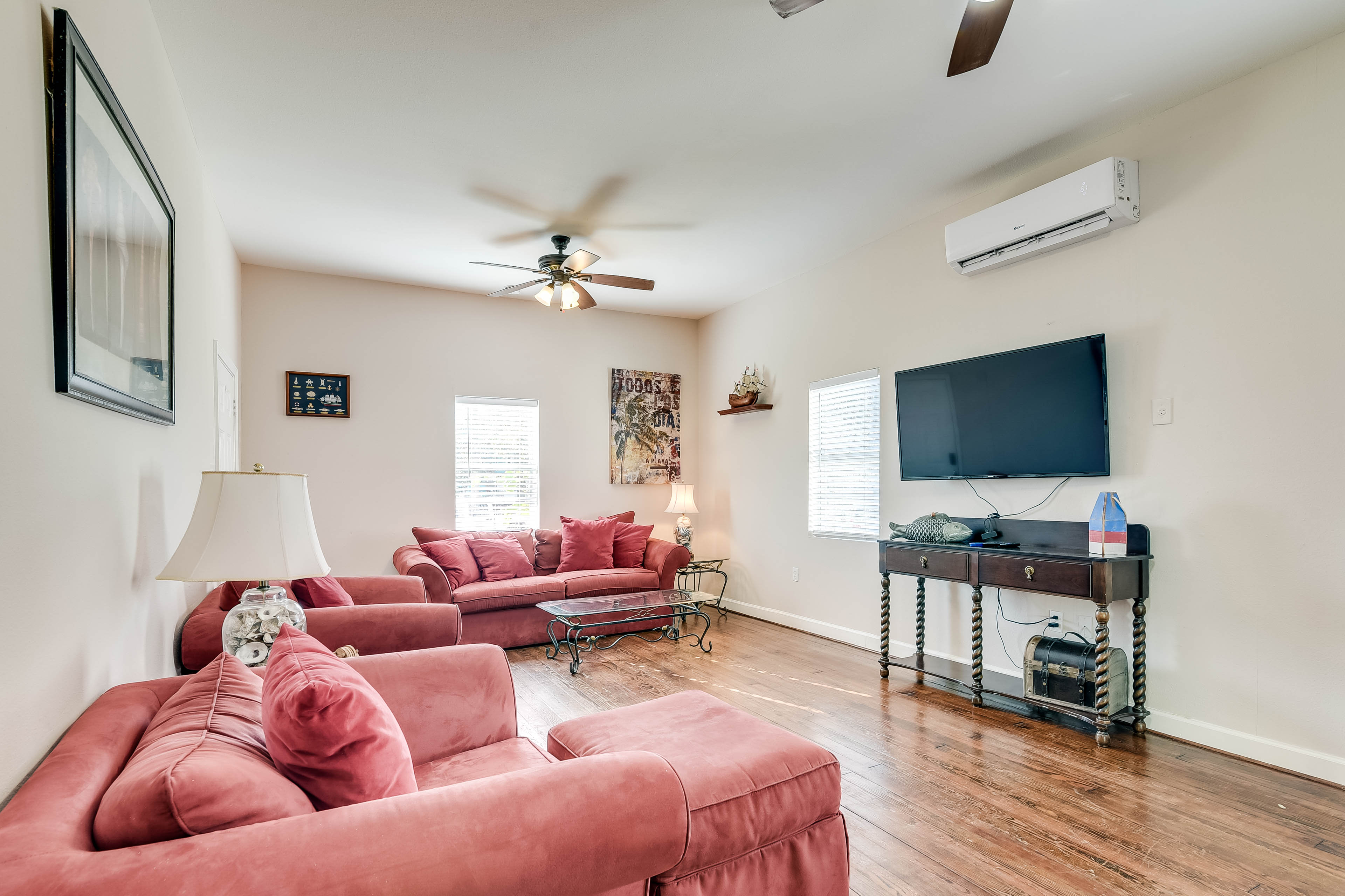 Living Room | 2-Story House