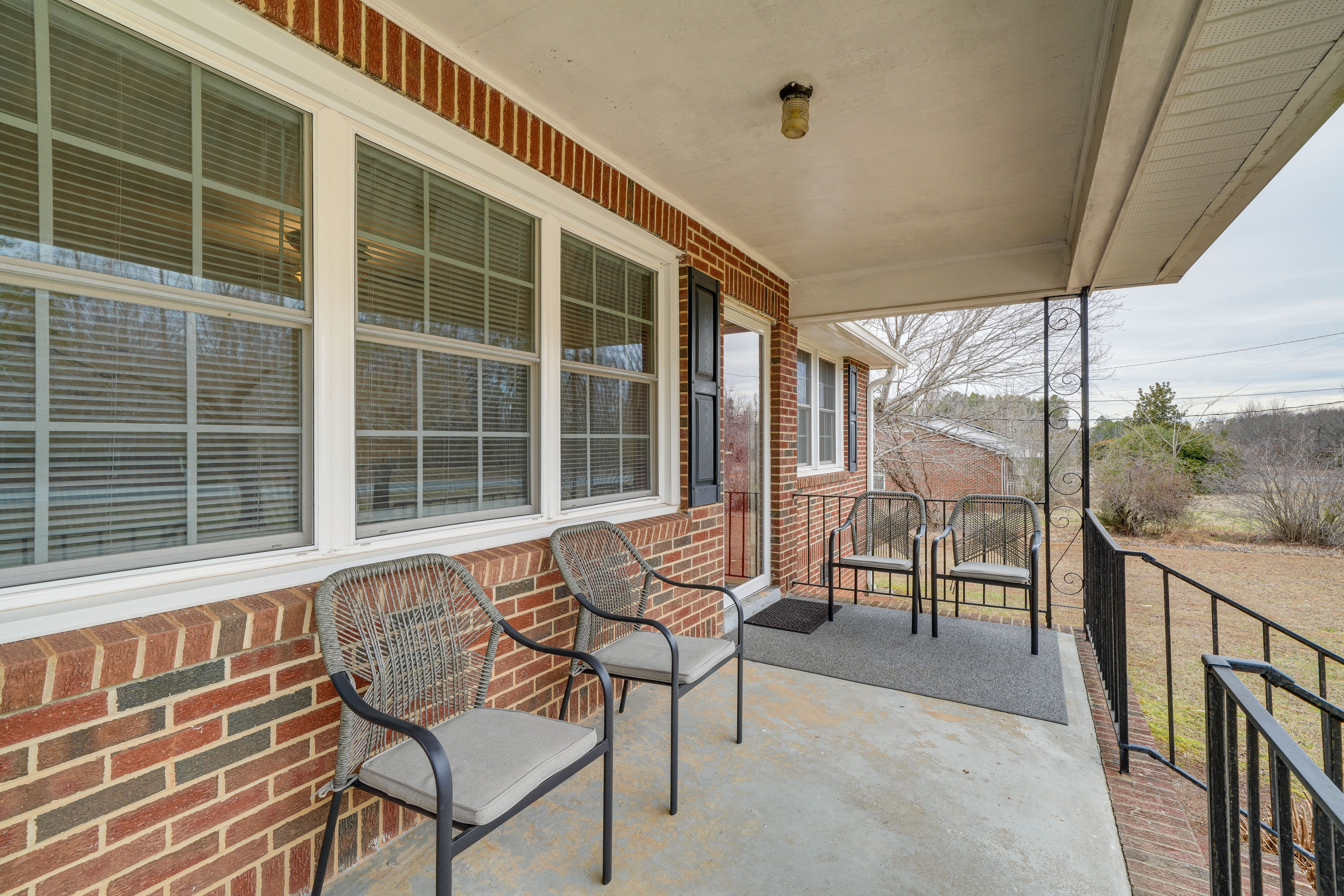 Furnished Porch