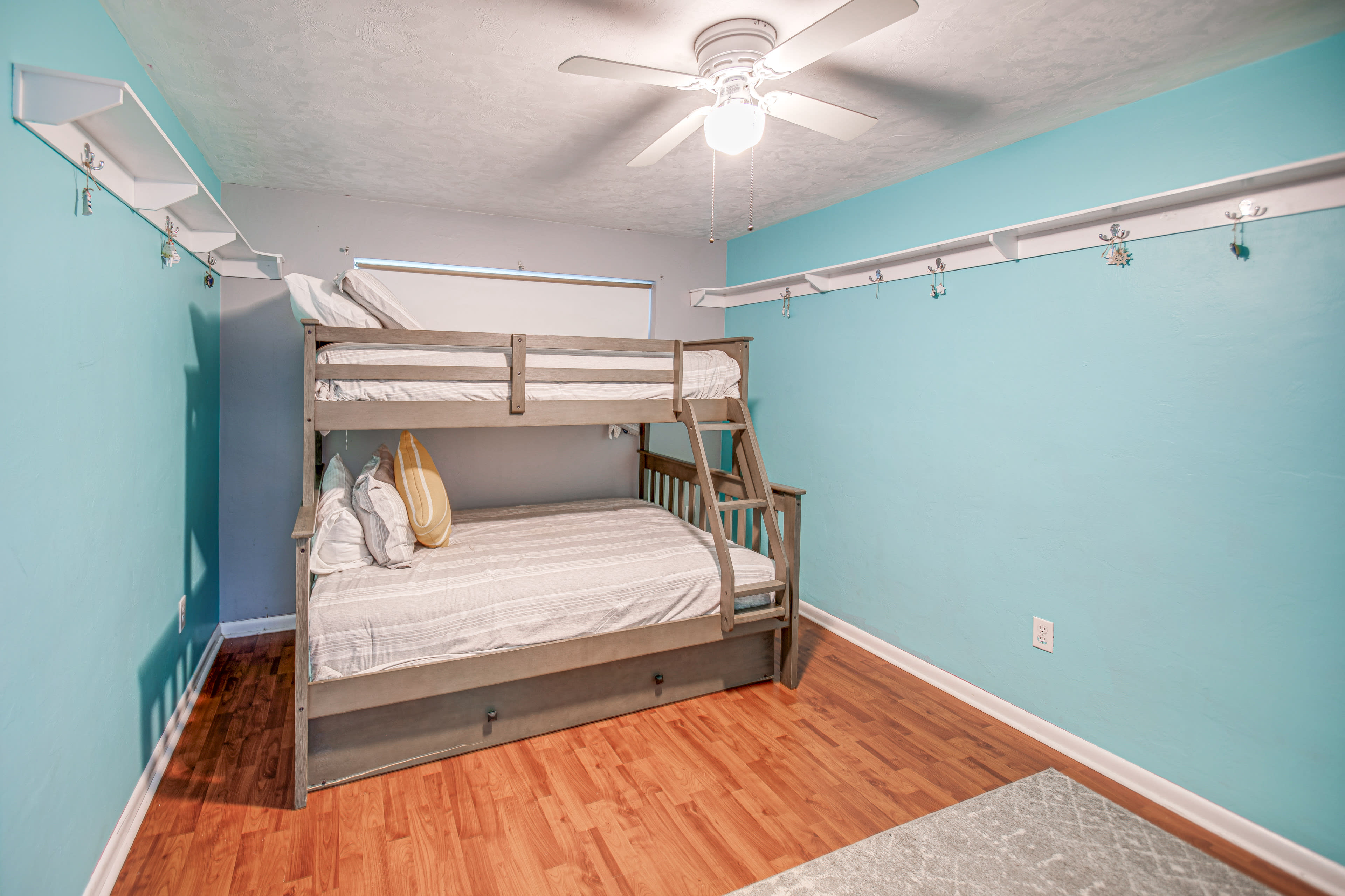 Bedroom 4 | Twin/Full Bunk Bed