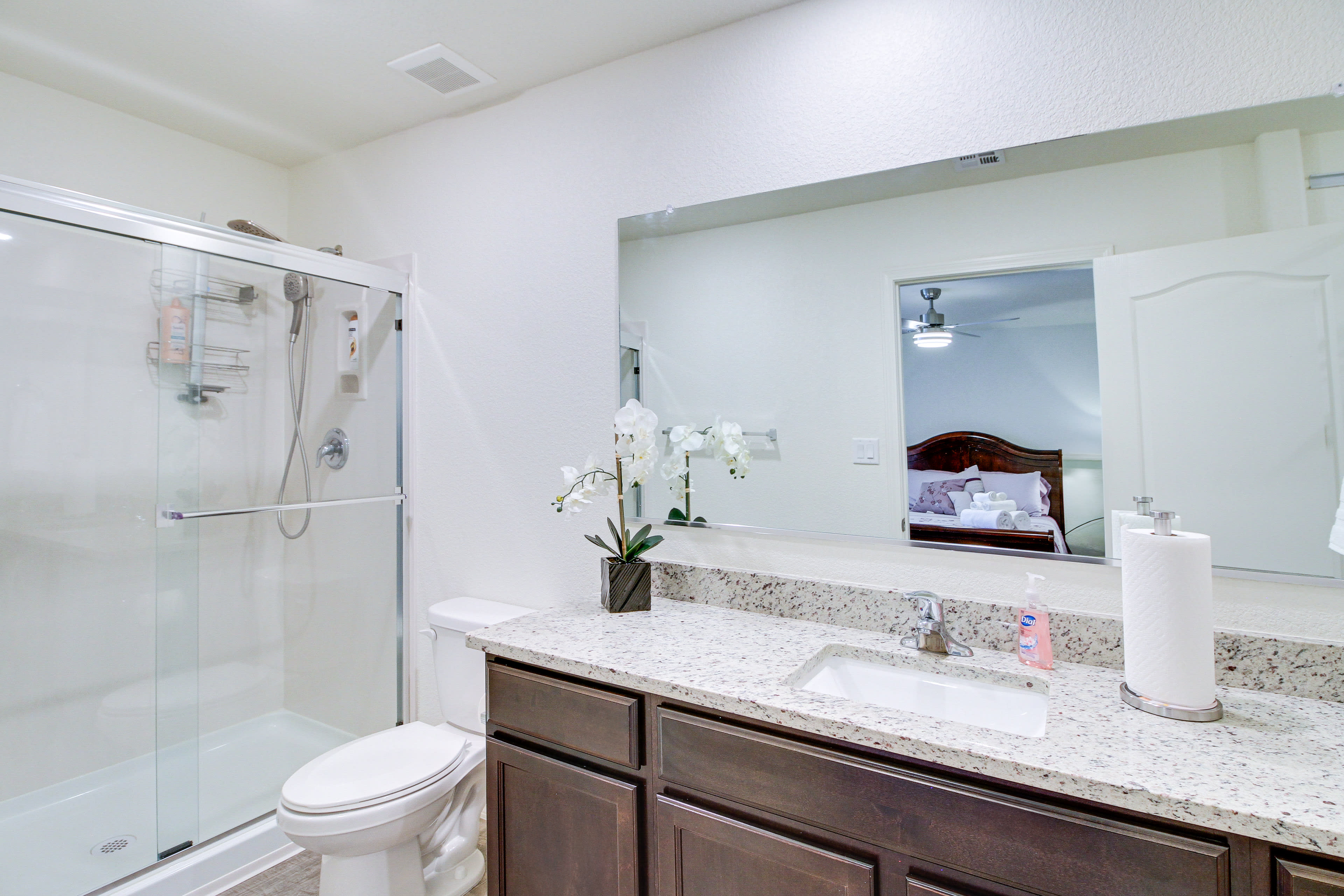 En-Suite Bathroom | Complimentary Toiletries | Walk-In Closet