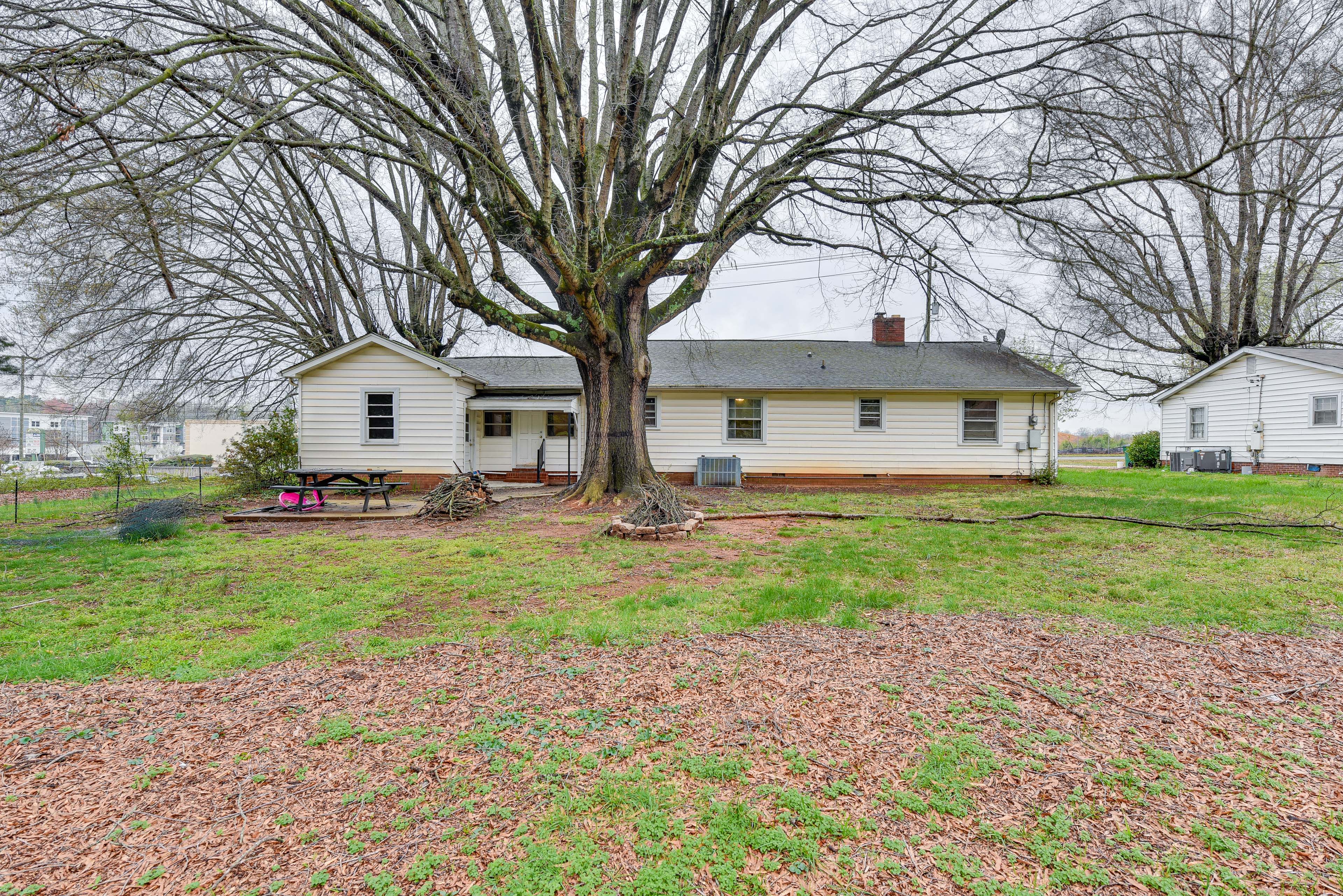 Backyard | Picnic Table | Fire Pit