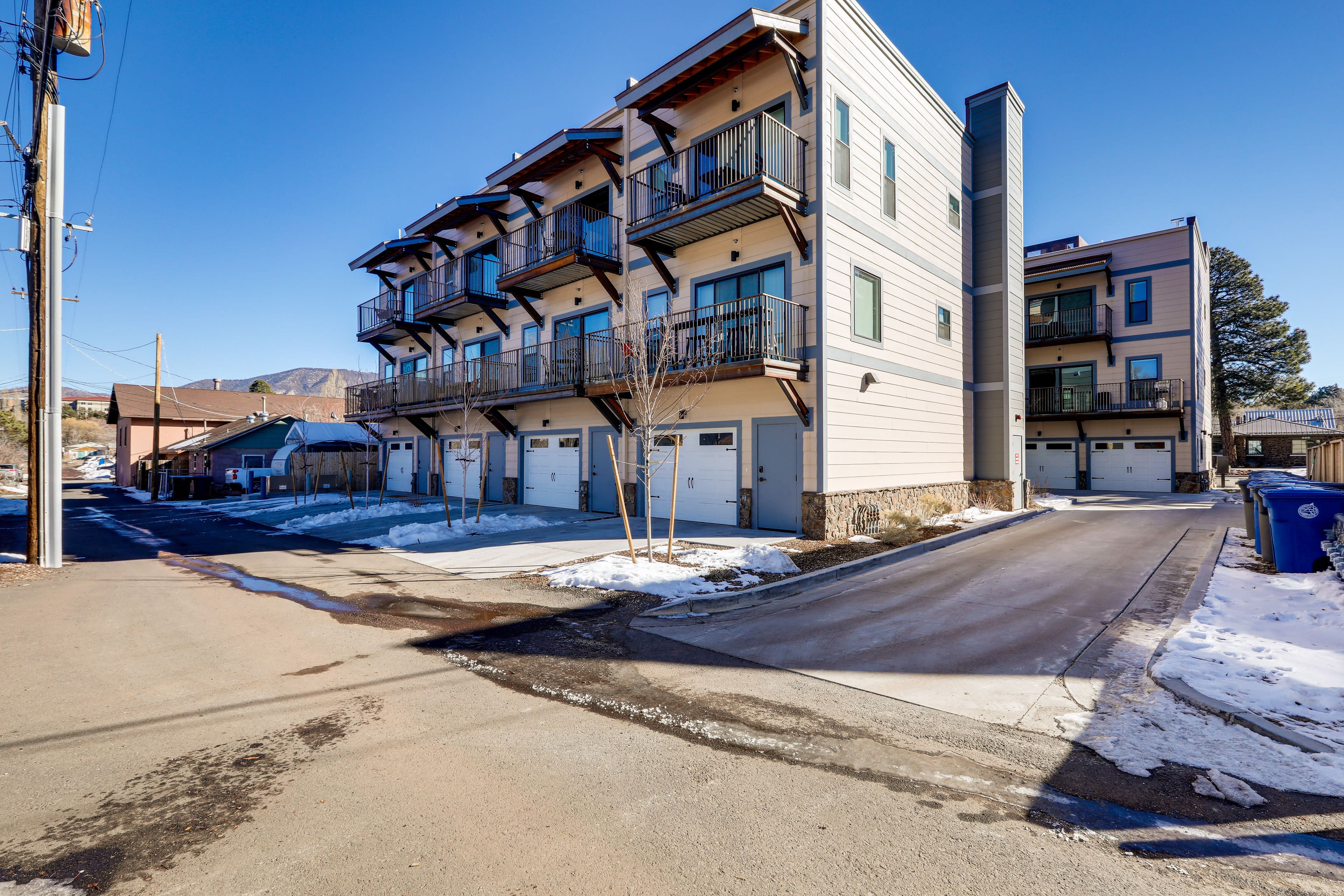 Parking | Garage (1 Vehicle) | Driveway (1 Vehicle) | Free Street Parking