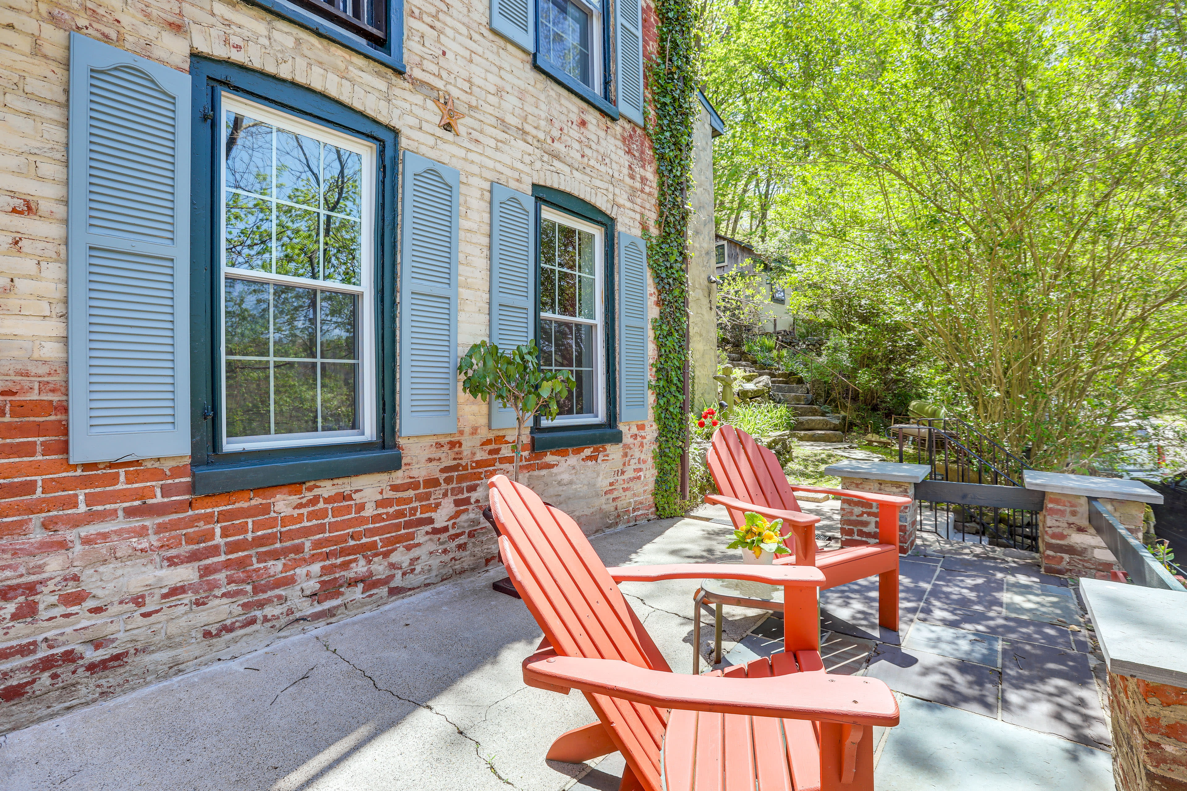 Private Patio | Fire Pit | Outdoor Seating