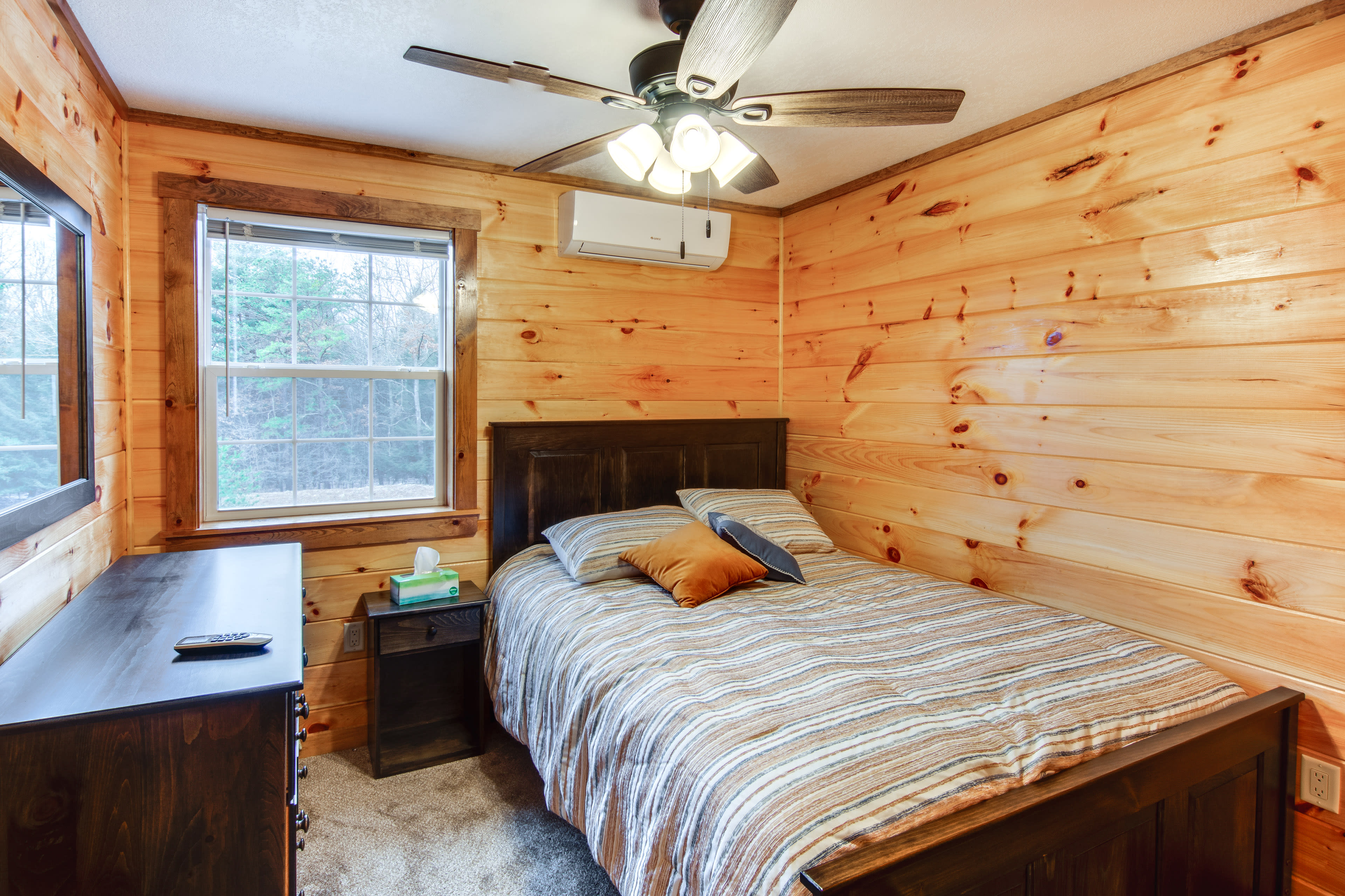 Bedroom 4 | Queen Bed | 2nd Floor