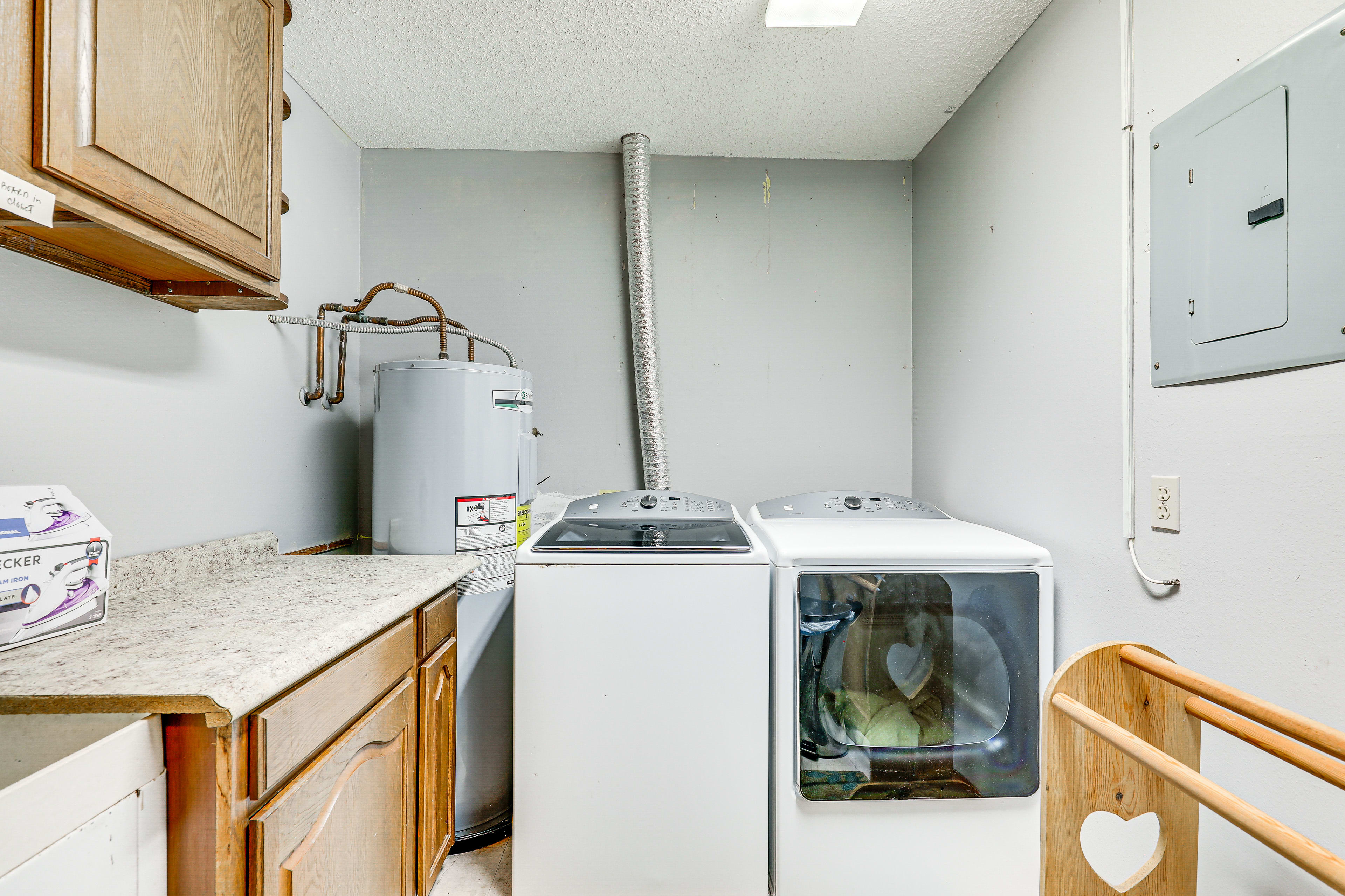 Laundry Room | Washer & Dryer