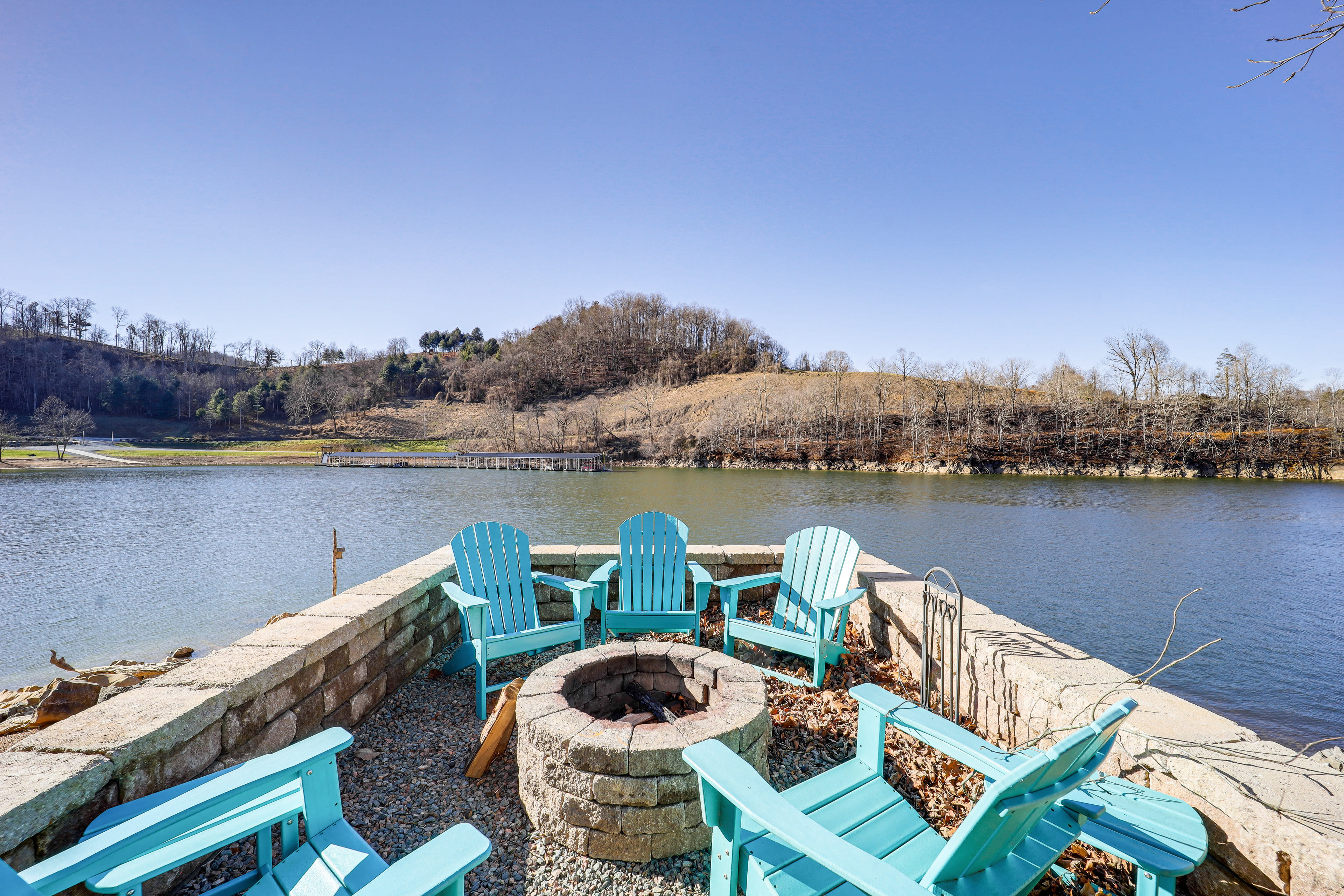 Fire Pit | Rowboat | Private Dock