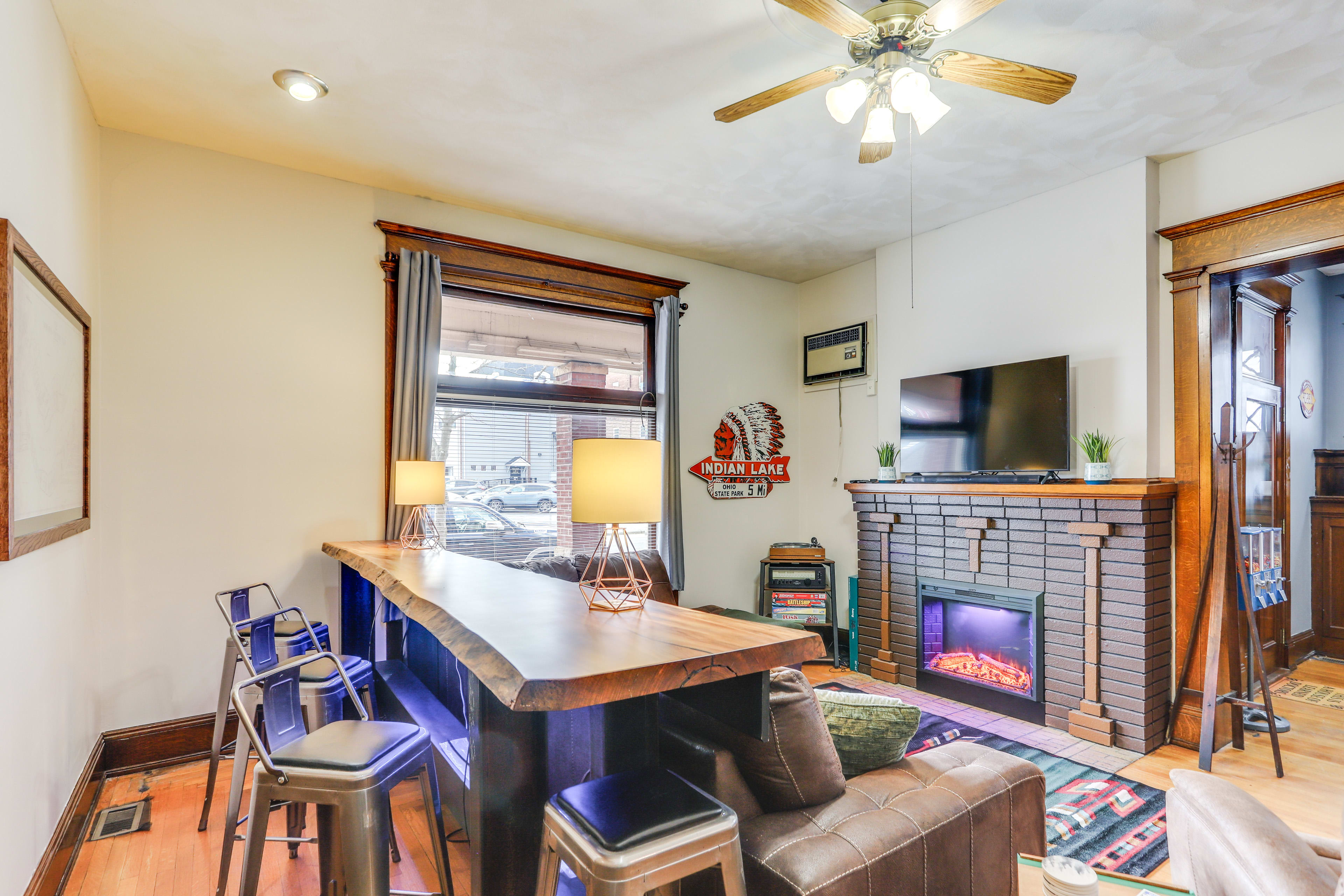 Living Room | Smart TV | Board Games | Window A/C Unit