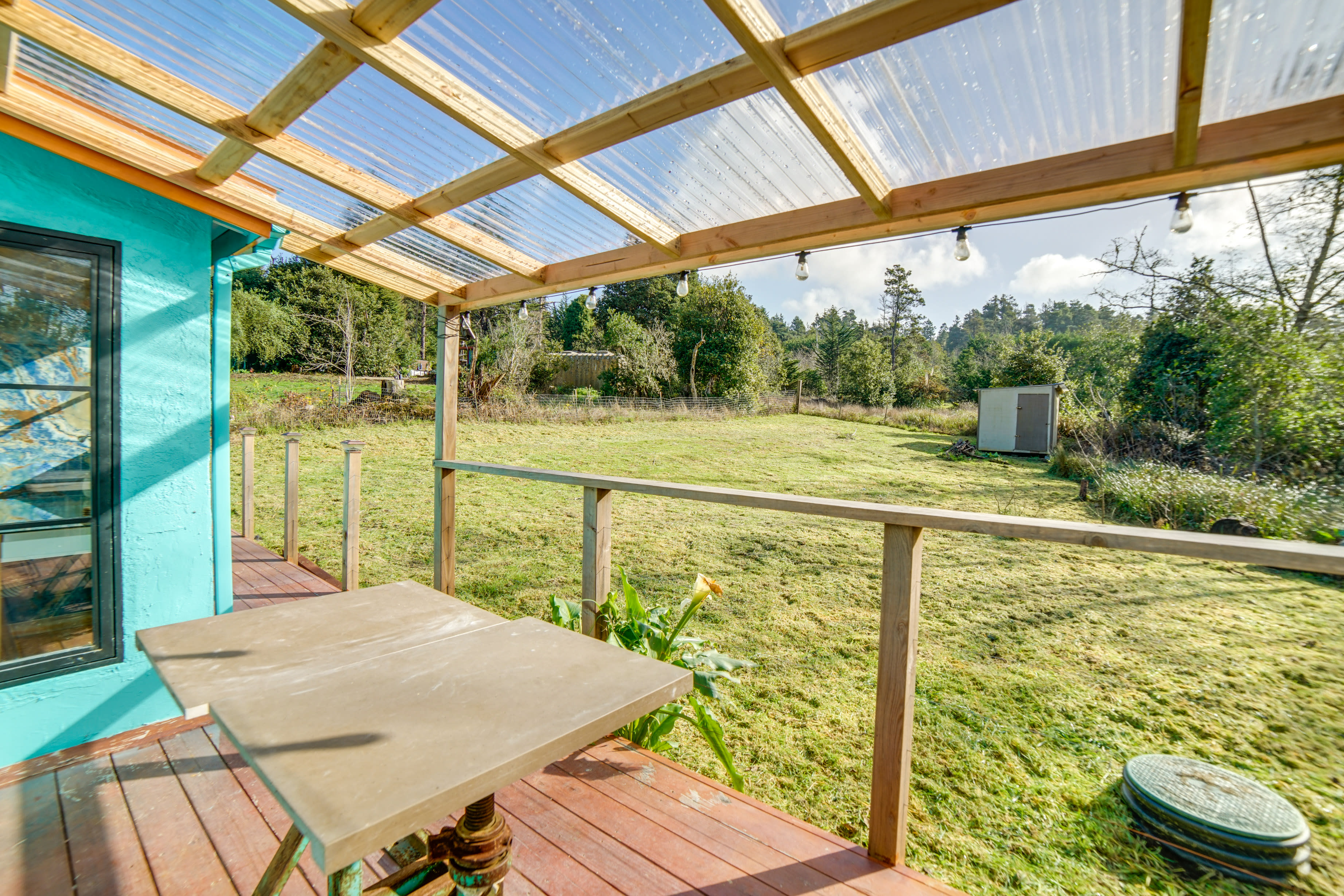 Private Deck & Yard | Shared Charcoal Grill (Charcoal Not Provided)