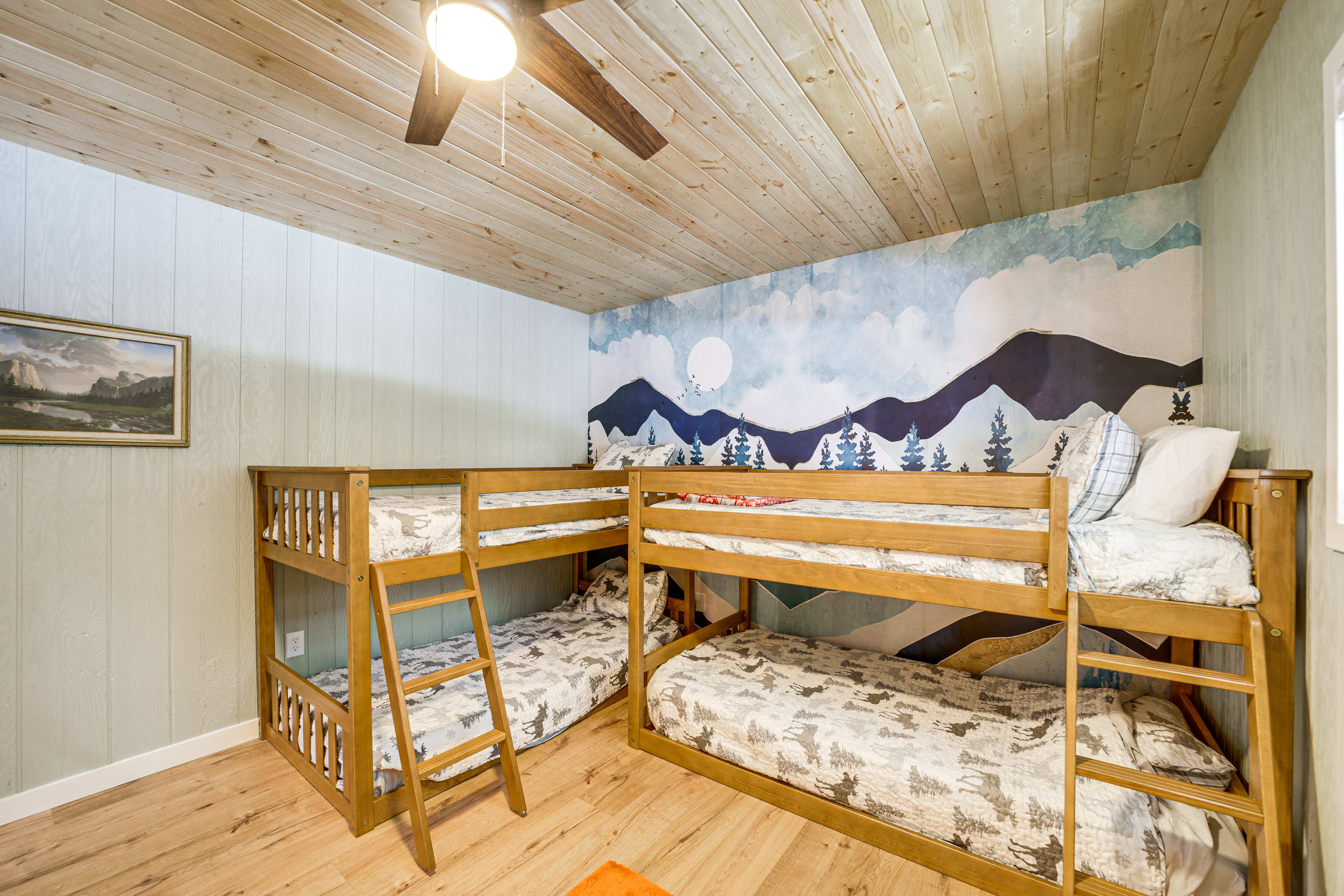 Bedroom 3 | 2 Twin Bunk Beds | Smart TV