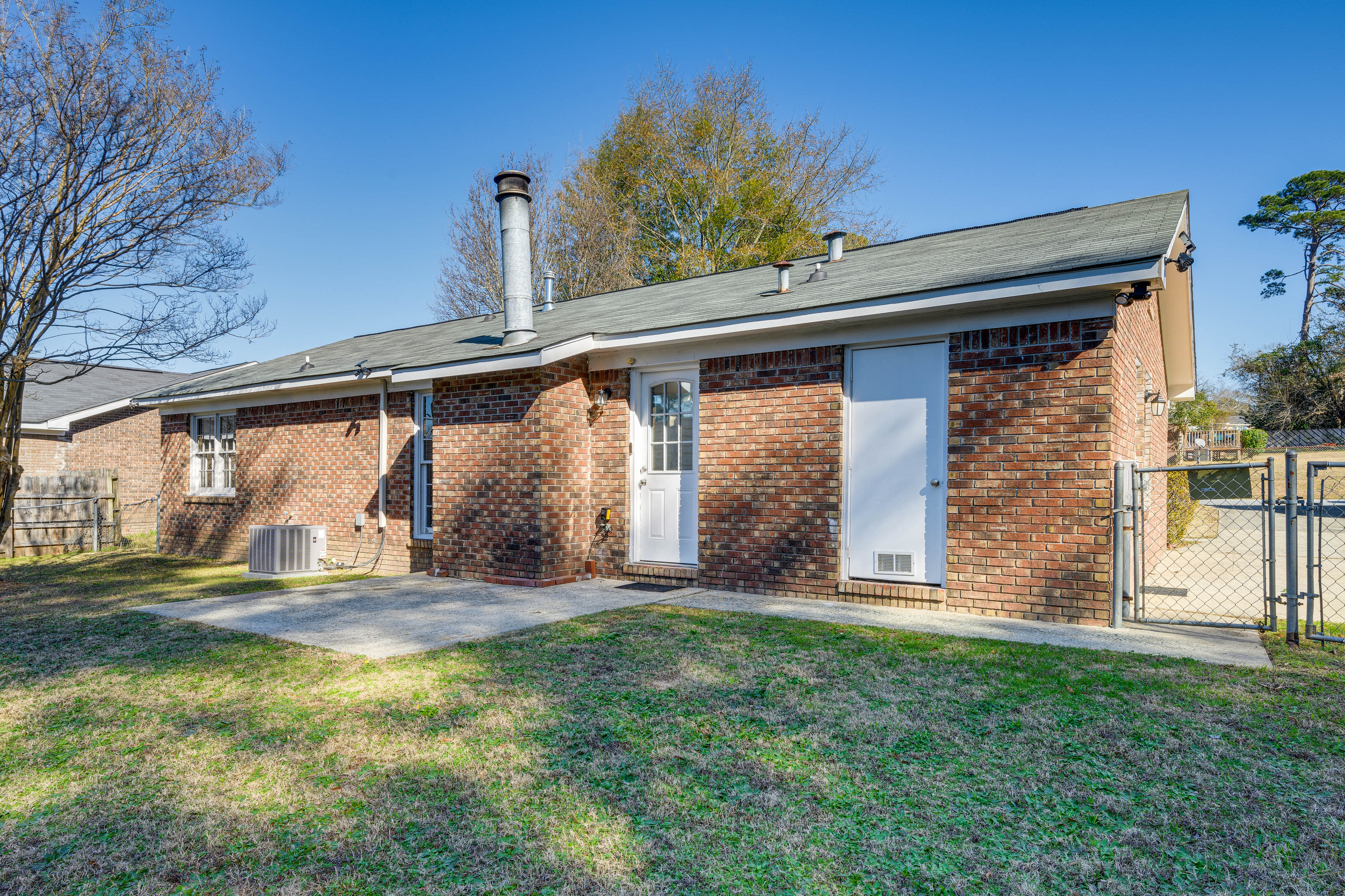 House Exterior | Private Yard