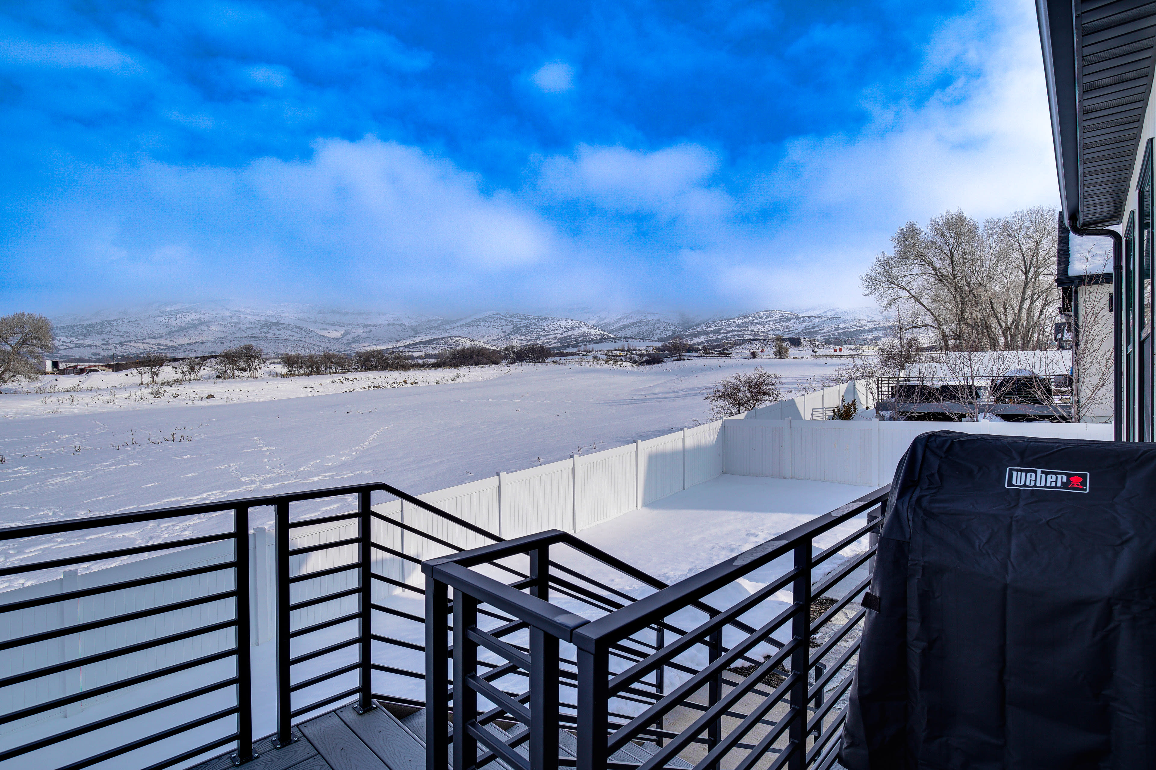 Deck | Gas Grill | Mountain View